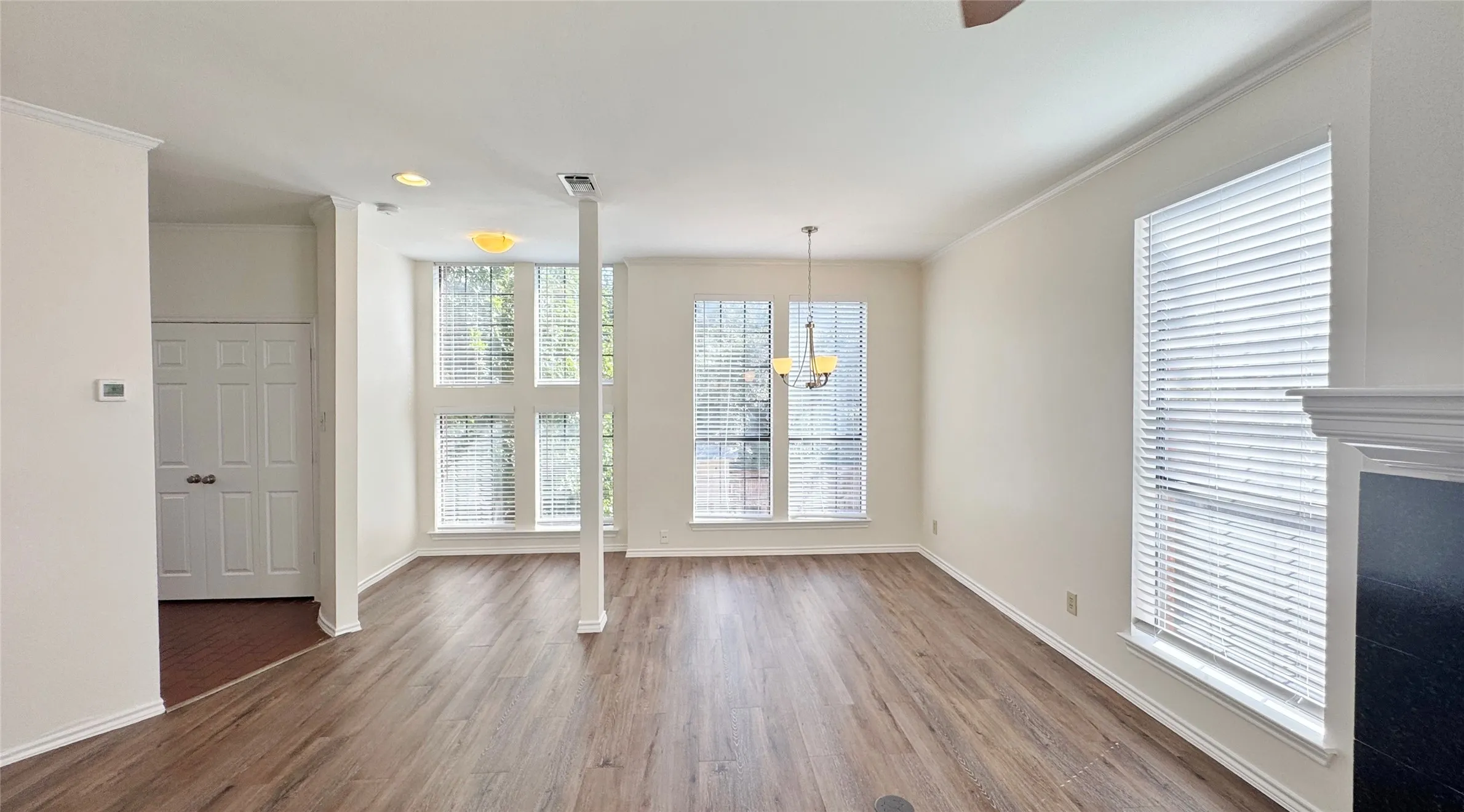 Apartment For Rent in Dallas County , 4141 Hyer Street D, University Park, Texas 75205, 2 Bedroom, 3 Bathroom, Garage spaces, 1,250 Sqft, built in 1985, mls#21388991, Real Estate Agent in University Park, Homes For Rent in Dallas county, Homes For Rent in University Park, Realtor in University Park Texas, Real Estate Brokerage Independent Realty Texas, Luminita Cordes Realtor