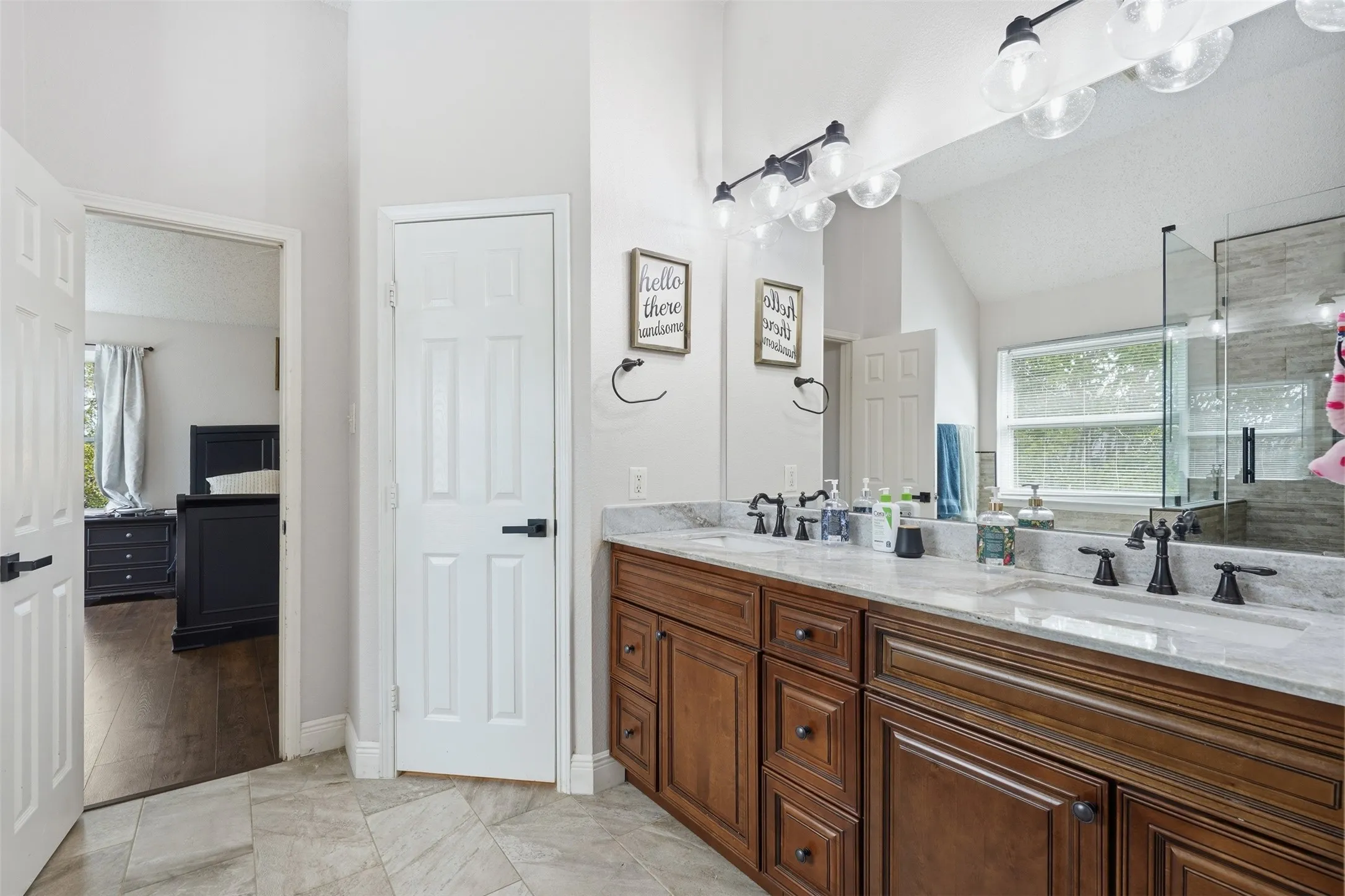 Single Family Residence For Rent in Tarrant County , 4532 Pebble Stone Drive, Fort Worth, Texas 76123, 4 Bedroom, 3 Bathroom, 2 Garage spaces, 2,538 Sqft, built in 2001, mls#21389030, Real Estate Agent in Fort Worth, Homes For Rent in Tarrant county, Homes For Rent in Fort Worth, Realtor in Fort Worth Texas, Real Estate Brokerage Independent Realty Texas, Luminita Cordes Realtor