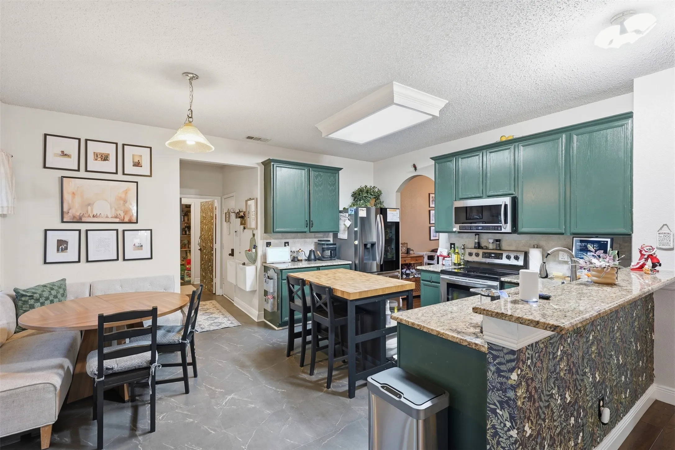 Single Family Residence For Rent in Tarrant County , 4532 Pebble Stone Drive, Fort Worth, Texas 76123, 4 Bedroom, 3 Bathroom, 2 Garage spaces, 2,538 Sqft, built in 2001, mls#21389030, Real Estate Agent in Fort Worth, Homes For Rent in Tarrant county, Homes For Rent in Fort Worth, Realtor in Fort Worth Texas, Real Estate Brokerage Independent Realty Texas, Luminita Cordes Realtor