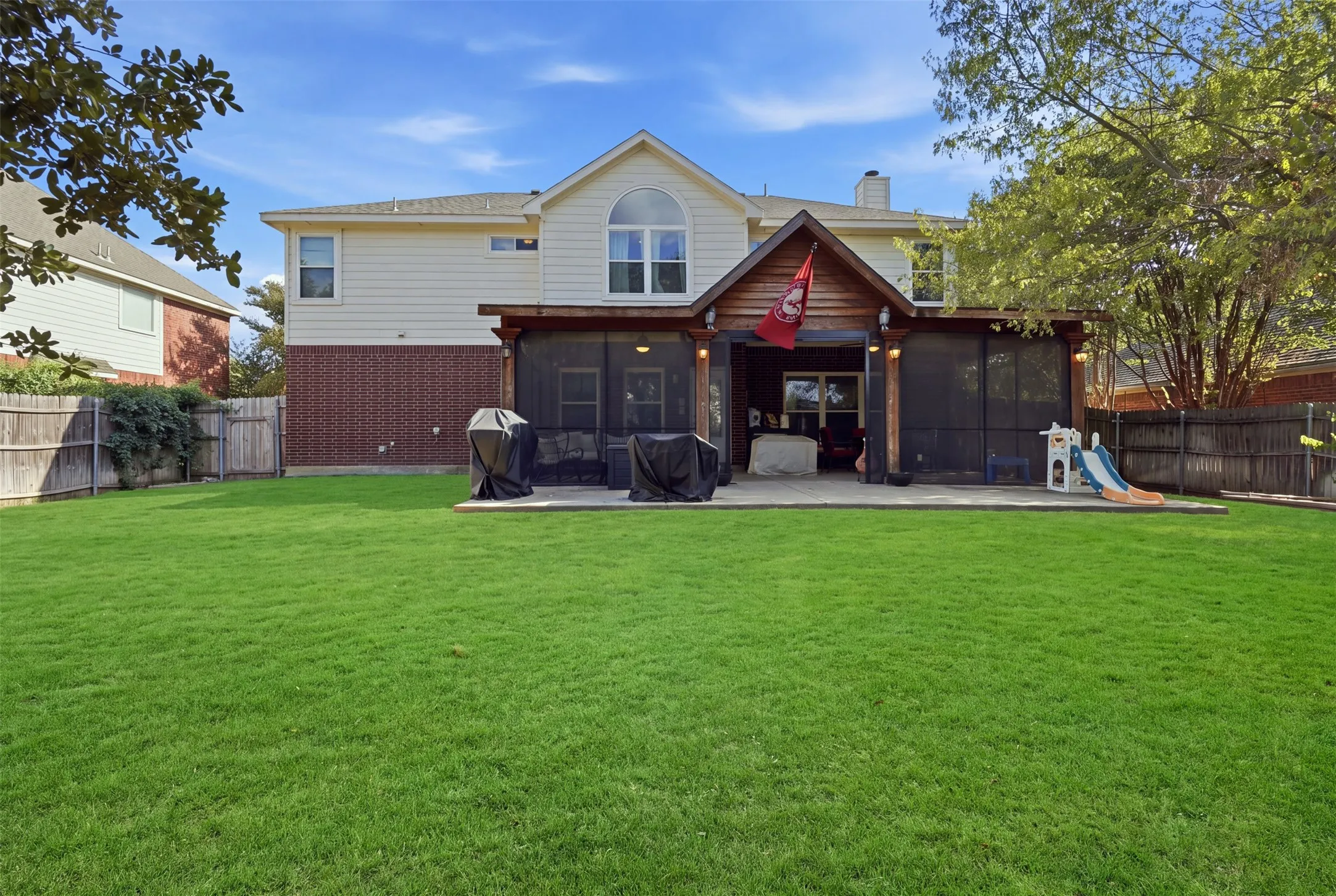 Single Family Residence For Rent in Tarrant County , 4532 Pebble Stone Drive, Fort Worth, Texas 76123, 4 Bedroom, 3 Bathroom, 2 Garage spaces, 2,538 Sqft, built in 2001, mls#21389030, Real Estate Agent in Fort Worth, Homes For Rent in Tarrant county, Homes For Rent in Fort Worth, Realtor in Fort Worth Texas, Real Estate Brokerage Independent Realty Texas, Luminita Cordes Realtor