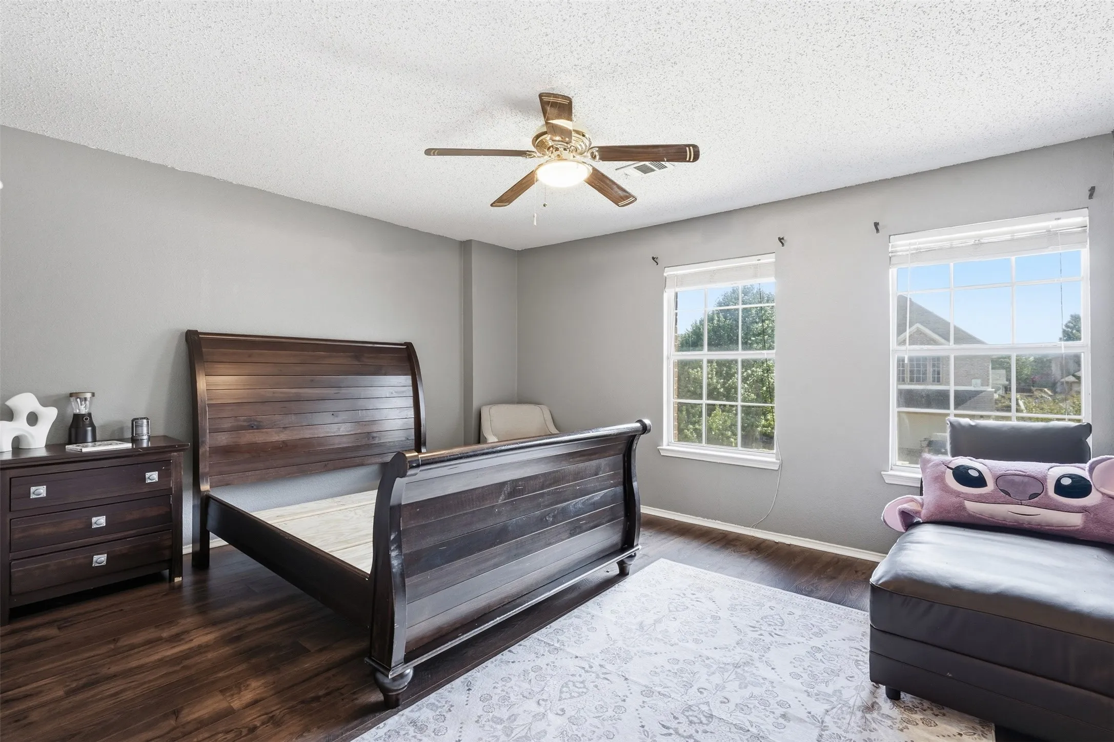 Single Family Residence For Rent in Tarrant County , 4532 Pebble Stone Drive, Fort Worth, Texas 76123, 4 Bedroom, 3 Bathroom, 2 Garage spaces, 2,538 Sqft, built in 2001, mls#21389030, Real Estate Agent in Fort Worth, Homes For Rent in Tarrant county, Homes For Rent in Fort Worth, Realtor in Fort Worth Texas, Real Estate Brokerage Independent Realty Texas, Luminita Cordes Realtor