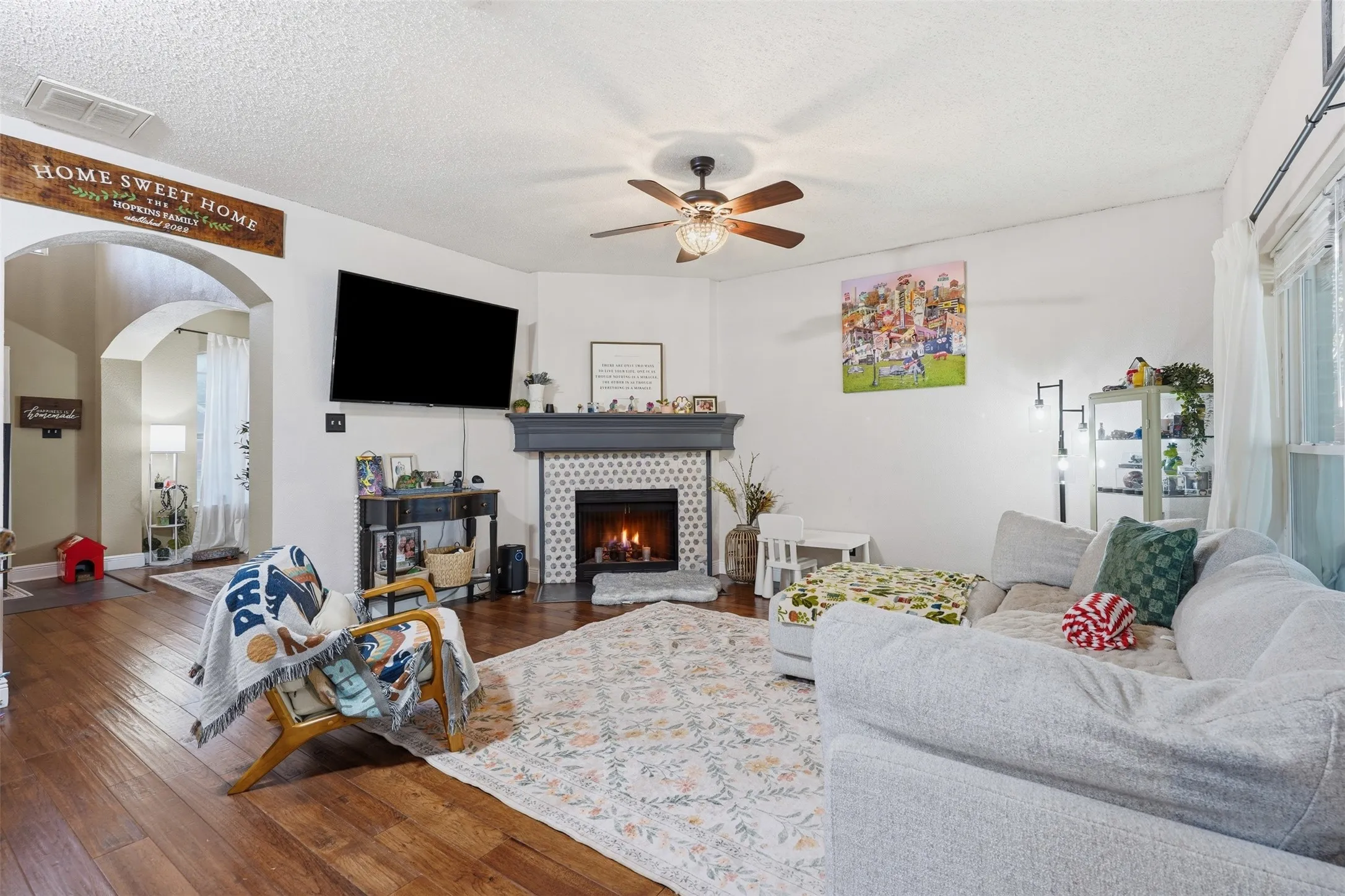 Single Family Residence For Rent in Tarrant County , 4532 Pebble Stone Drive, Fort Worth, Texas 76123, 4 Bedroom, 3 Bathroom, 2 Garage spaces, 2,538 Sqft, built in 2001, mls#21389030, Real Estate Agent in Fort Worth, Homes For Rent in Tarrant county, Homes For Rent in Fort Worth, Realtor in Fort Worth Texas, Real Estate Brokerage Independent Realty Texas, Luminita Cordes Realtor