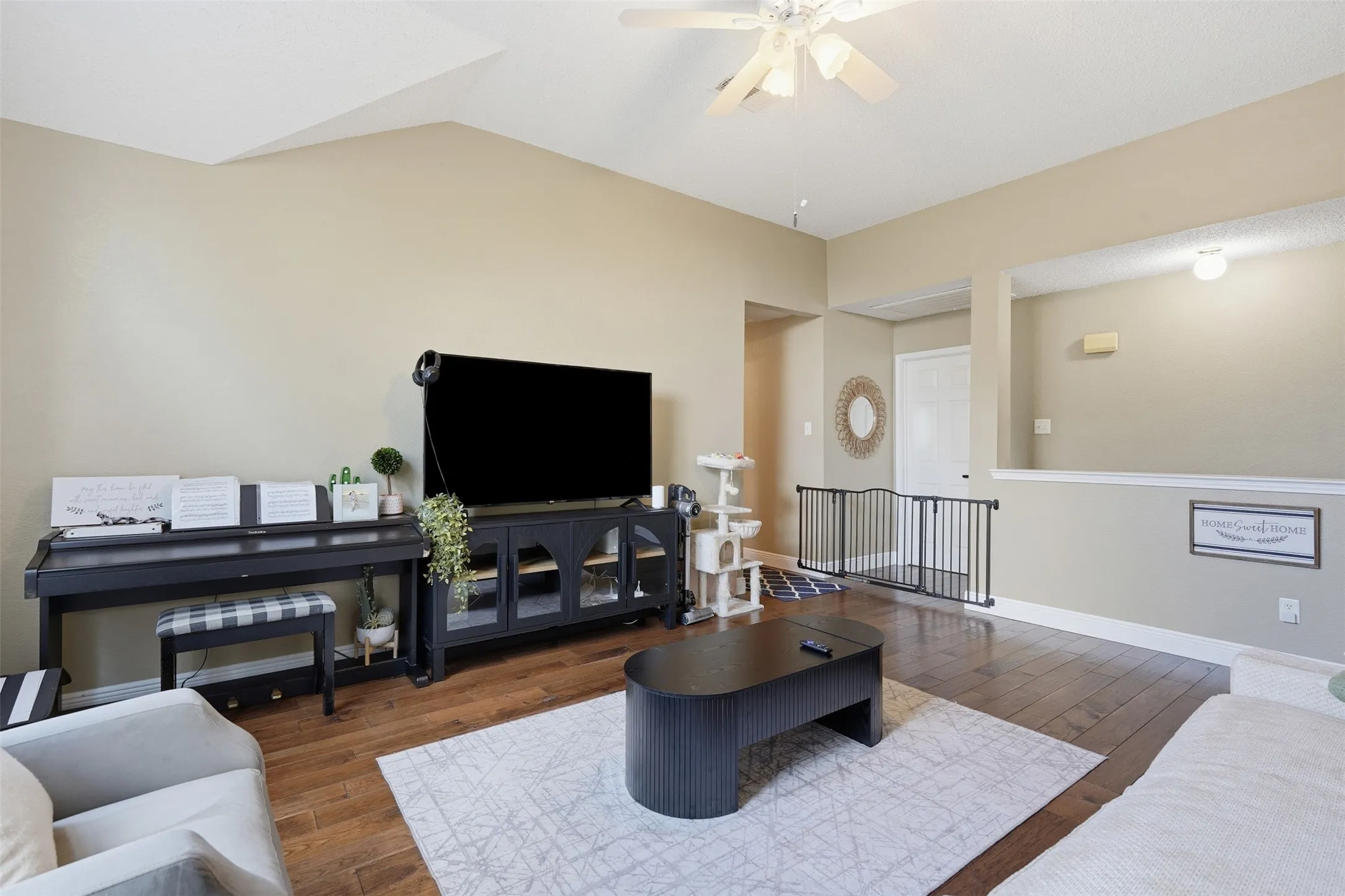 Single Family Residence For Rent in Tarrant County , 4532 Pebble Stone Drive, Fort Worth, Texas 76123, 4 Bedroom, 3 Bathroom, 2 Garage spaces, 2,538 Sqft, built in 2001, mls#21389030, Real Estate Agent in Fort Worth, Homes For Rent in Tarrant county, Homes For Rent in Fort Worth, Realtor in Fort Worth Texas, Real Estate Brokerage Independent Realty Texas, Luminita Cordes Realtor