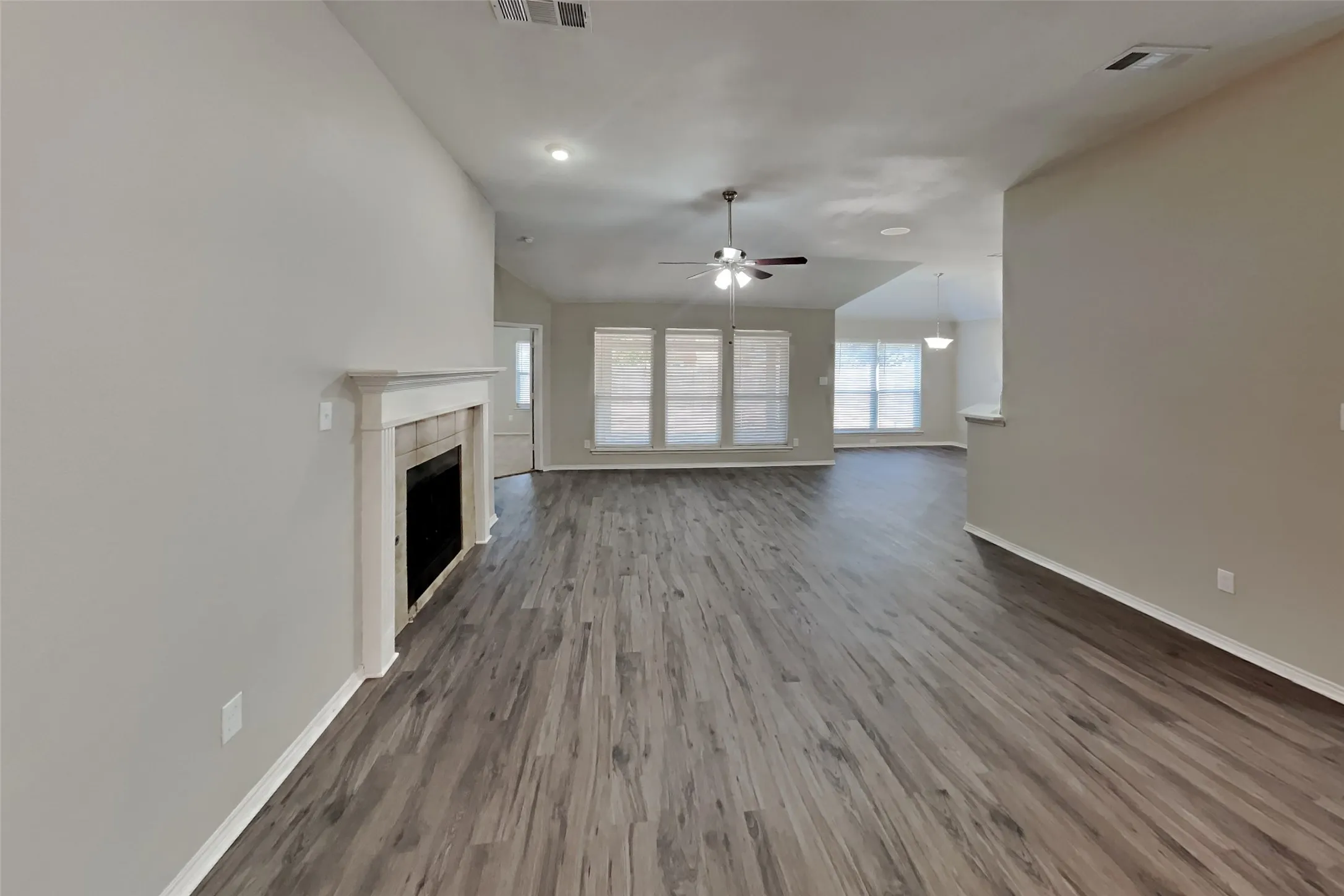 Single Family Residence For Rent in Tarrant County , 8725 Creede Trail, Fort Worth, Texas 76118, 4 Bedroom, 2 Bathroom, 2 Garage spaces, 1,974 Sqft, built in 1998, mls#21389210, Real Estate Agent in Fort Worth, Homes For Rent in Tarrant county, Homes For Rent in Fort Worth, Realtor in Fort Worth Texas, Real Estate Brokerage Independent Realty Texas, Luminita Cordes Realtor