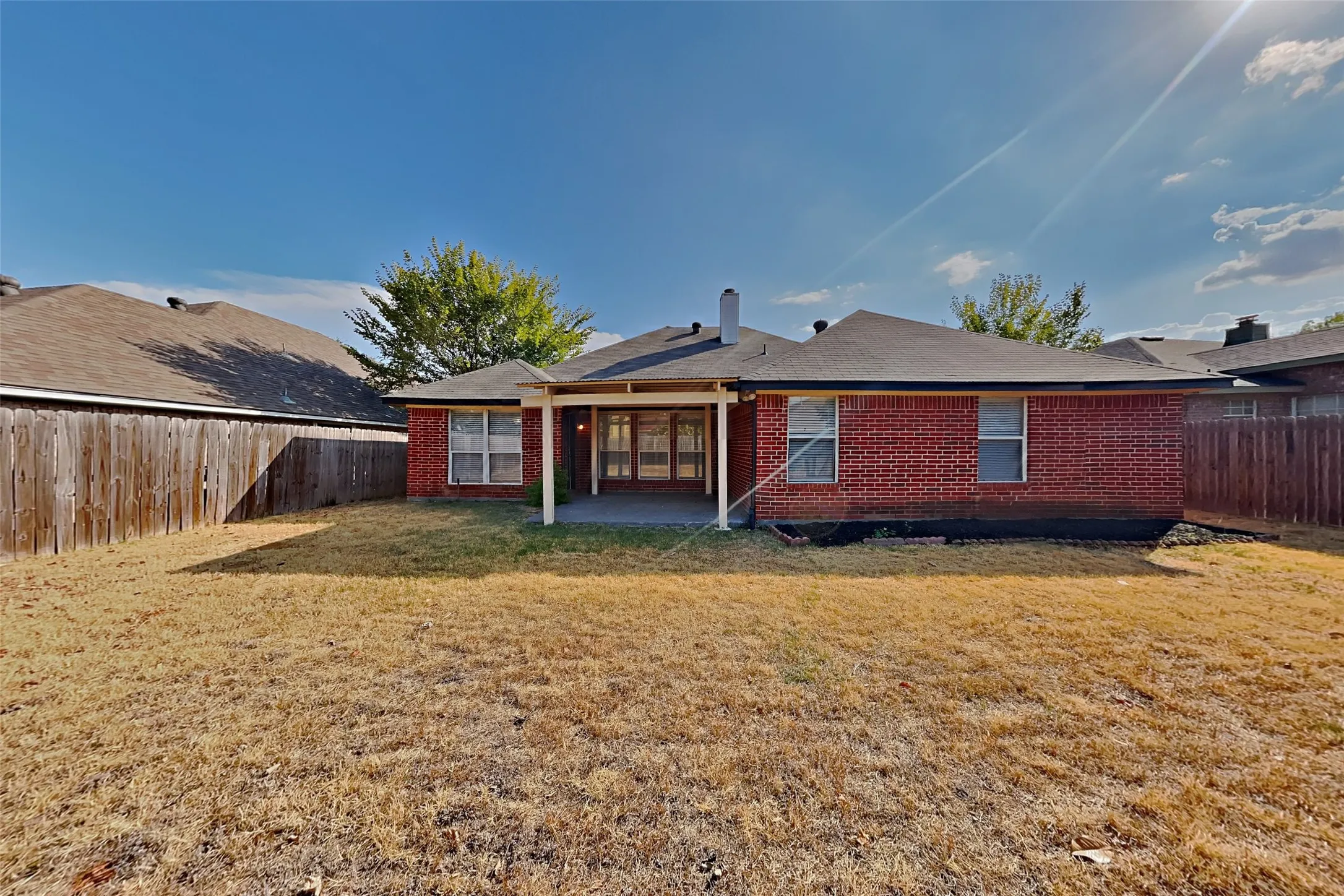 Single Family Residence For Rent in Tarrant County , 8725 Creede Trail, Fort Worth, Texas 76118, 4 Bedroom, 2 Bathroom, 2 Garage spaces, 1,974 Sqft, built in 1998, mls#21389210, Real Estate Agent in Fort Worth, Homes For Rent in Tarrant county, Homes For Rent in Fort Worth, Realtor in Fort Worth Texas, Real Estate Brokerage Independent Realty Texas, Luminita Cordes Realtor