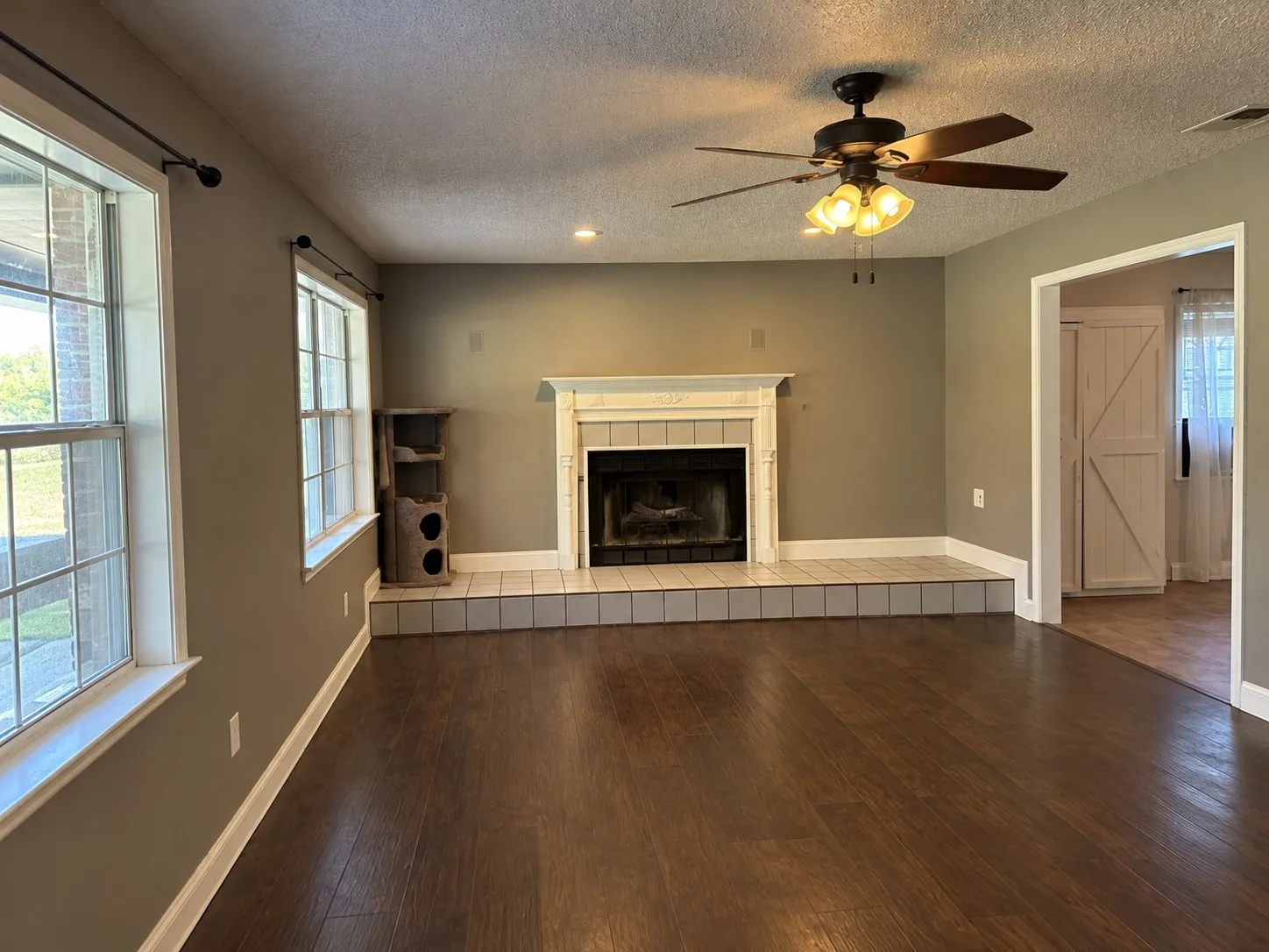 Single Family Residence For Sale in Hunt County , 670 County Road 3701, Quinlan, Texas 75474, 3 Bedroom, 2 Bathroom, 2 Garage spaces, 2,197 Sqft, built in 1976, mls#21389218, Real Estate Agent in Quinlan, Homes For Sale in Hunt county, Homes For Sale in Quinlan, Realtor in Quinlan Texas, Real Estate Brokerage Independent Realty Texas, Luminita Cordes Realtor