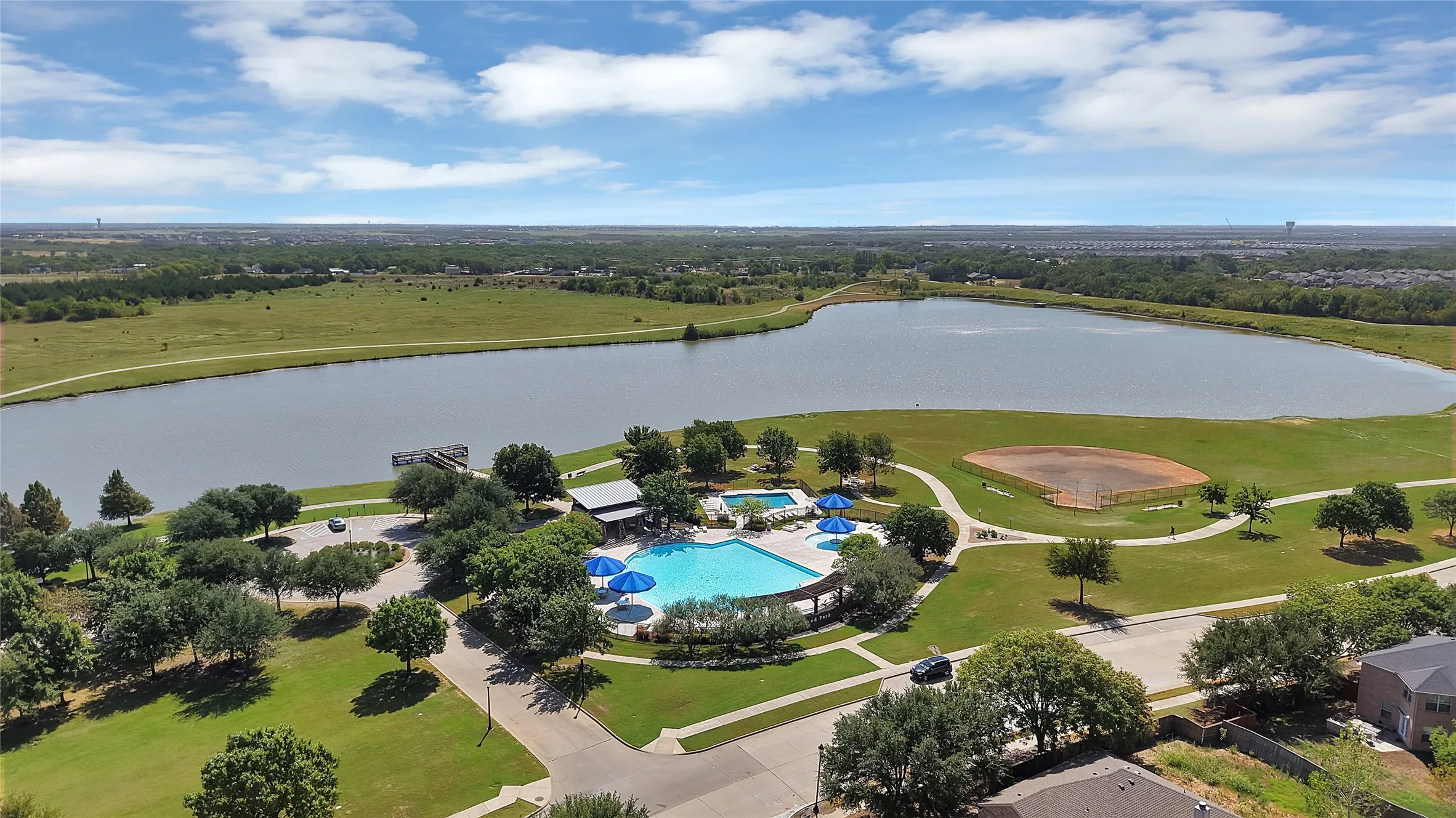 Single Family Residence For Sale in Kaufman County , 2029 Wellington Point, Heartland, Texas 75126, 3 Bedroom, 2 Bathroom, 2 Garage spaces, 1,730 Sqft, built in 2012, mls#21387197, Real Estate Agent in Heartland, Homes For Sale in Kaufman county, Homes For Sale in Heartland, Realtor in Heartland Texas, Real Estate Brokerage Independent Realty Texas, Luminita Cordes Realtor