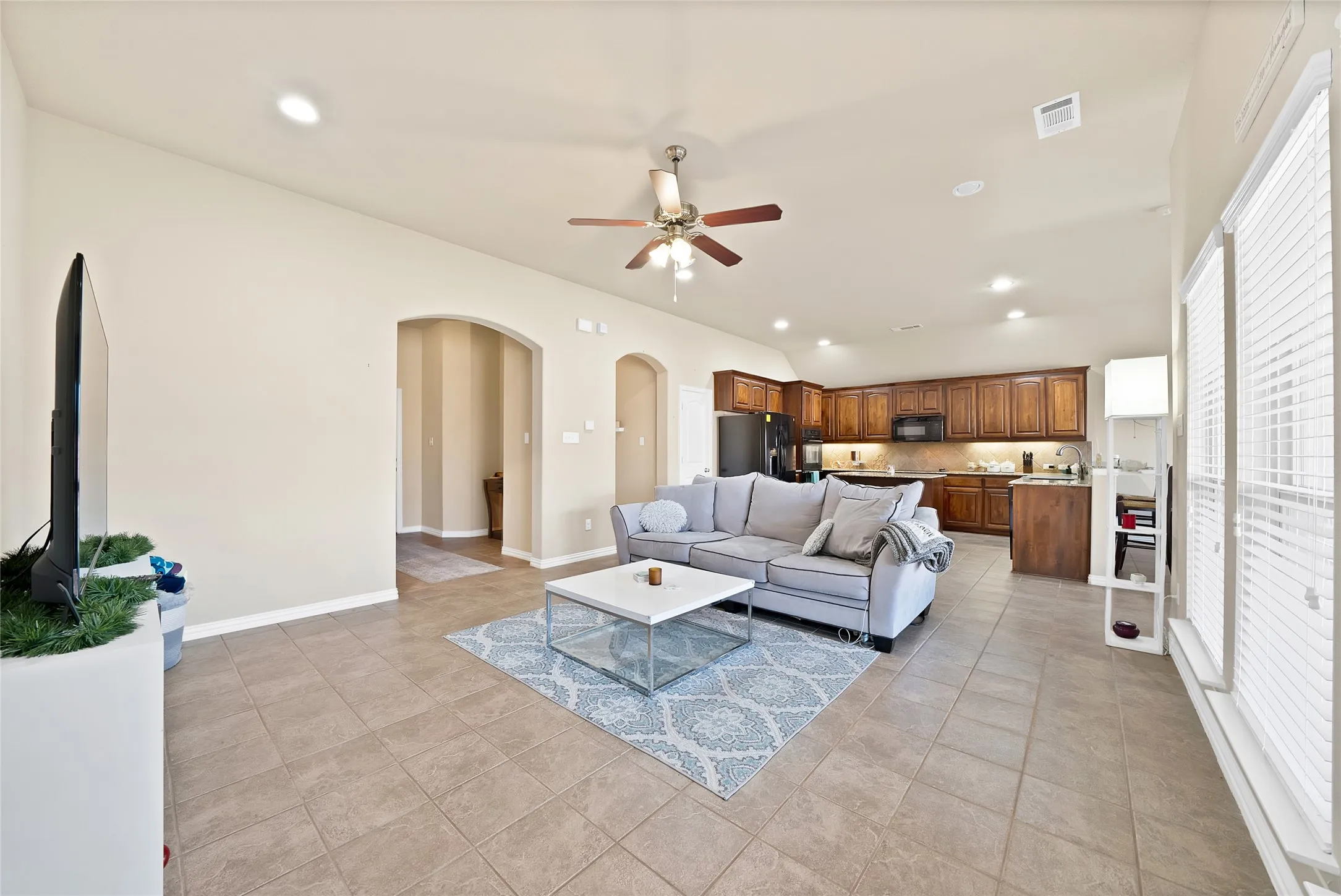 Single Family Residence For Sale in Kaufman County , 2029 Wellington Point, Heartland, Texas 75126, 3 Bedroom, 2 Bathroom, 2 Garage spaces, 1,730 Sqft, built in 2012, mls#21387197, Real Estate Agent in Heartland, Homes For Sale in Kaufman county, Homes For Sale in Heartland, Realtor in Heartland Texas, Real Estate Brokerage Independent Realty Texas, Luminita Cordes Realtor
