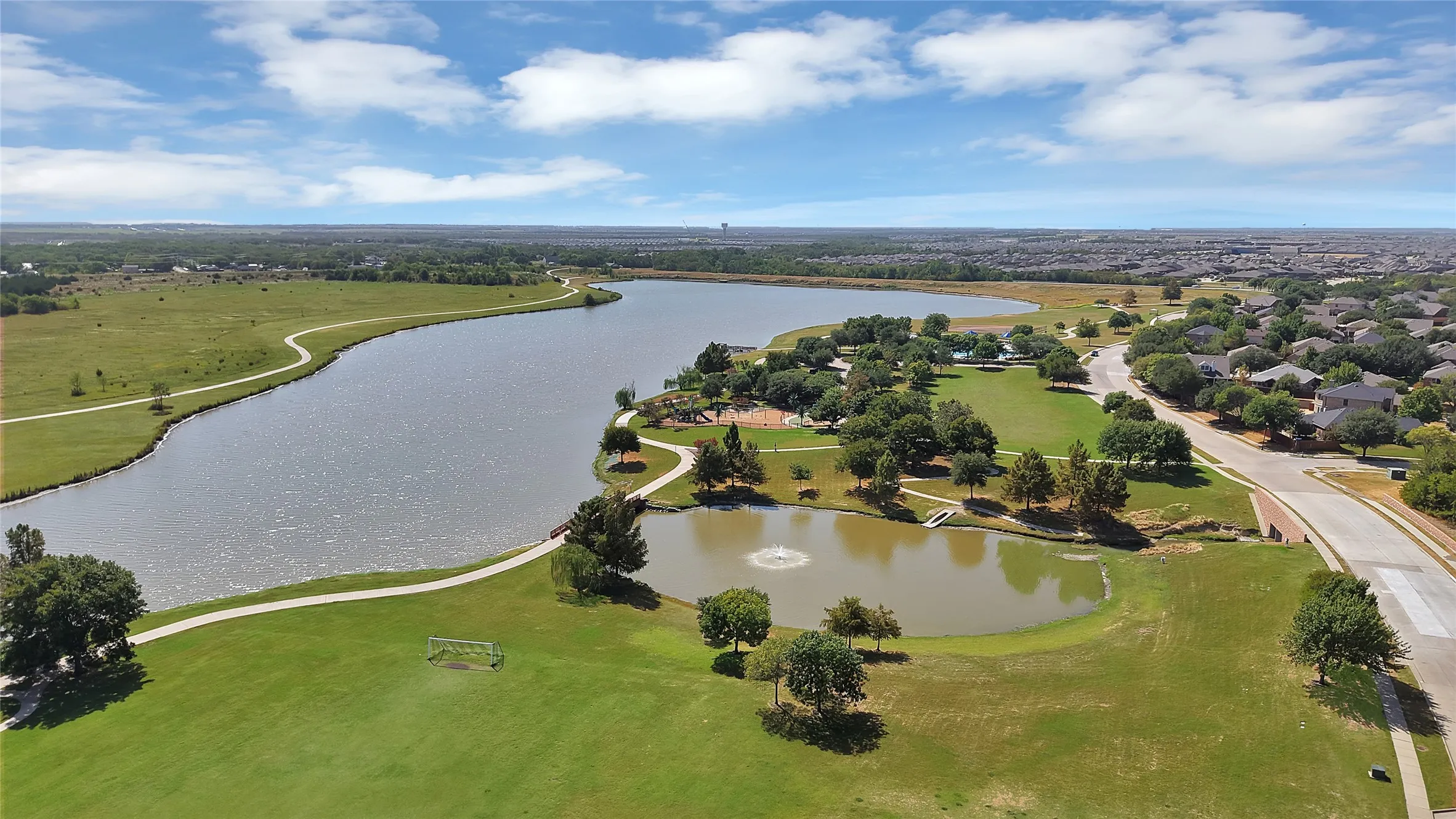 Single Family Residence For Sale in Kaufman County , 2029 Wellington Point, Heartland, Texas 75126, 3 Bedroom, 2 Bathroom, 2 Garage spaces, 1,730 Sqft, built in 2012, mls#21387197, Real Estate Agent in Heartland, Homes For Sale in Kaufman county, Homes For Sale in Heartland, Realtor in Heartland Texas, Real Estate Brokerage Independent Realty Texas, Luminita Cordes Realtor