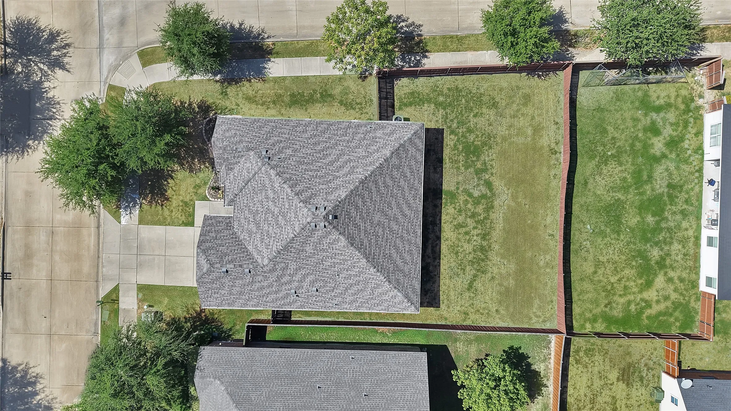 Single Family Residence For Sale in Kaufman County , 2029 Wellington Point, Heartland, Texas 75126, 3 Bedroom, 2 Bathroom, 2 Garage spaces, 1,730 Sqft, built in 2012, mls#21387197, Real Estate Agent in Heartland, Homes For Sale in Kaufman county, Homes For Sale in Heartland, Realtor in Heartland Texas, Real Estate Brokerage Independent Realty Texas, Luminita Cordes Realtor