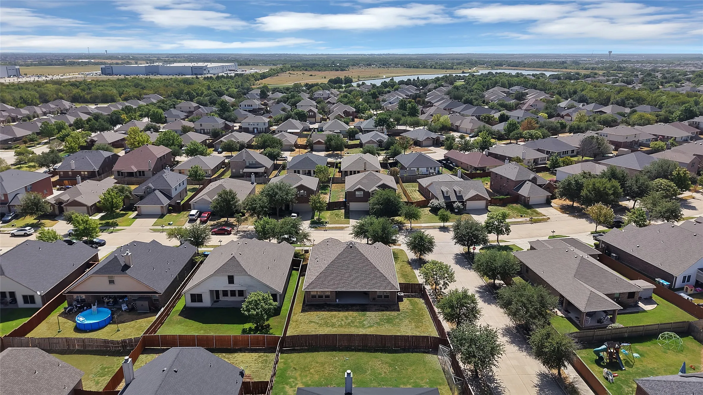 Single Family Residence For Sale in Kaufman County , 2029 Wellington Point, Heartland, Texas 75126, 3 Bedroom, 2 Bathroom, 2 Garage spaces, 1,730 Sqft, built in 2012, mls#21387197, Real Estate Agent in Heartland, Homes For Sale in Kaufman county, Homes For Sale in Heartland, Realtor in Heartland Texas, Real Estate Brokerage Independent Realty Texas, Luminita Cordes Realtor