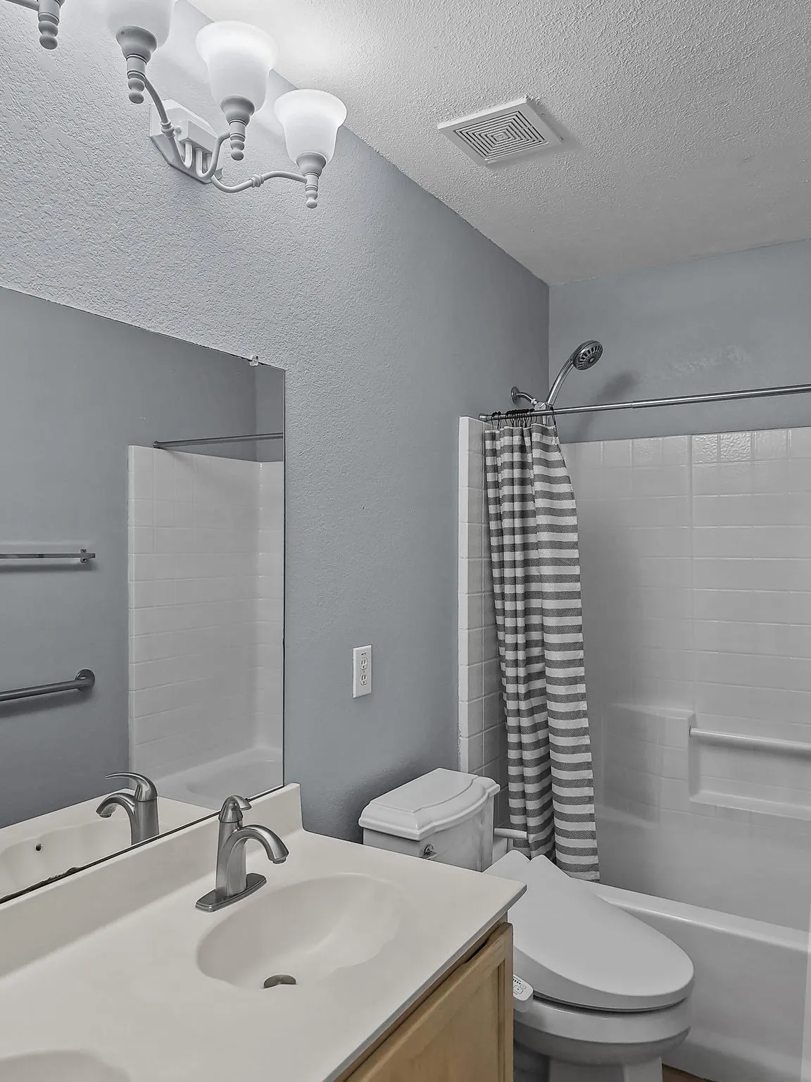 Single Family Residence For Rent in Collin County , 4602 Green Meadow Drive, Mc Kinney, Texas 75070, 4 Bedroom, 3 Bathroom, 2 Garage spaces, 2,703 Sqft, built in 1999, mls#21386537, Real Estate Agent in Mc Kinney, Homes For Rent in Collin county, Homes For Rent in Mc Kinney, Realtor in Mc Kinney Texas, Real Estate Brokerage Independent Realty Texas, Luminita Cordes Realtor
