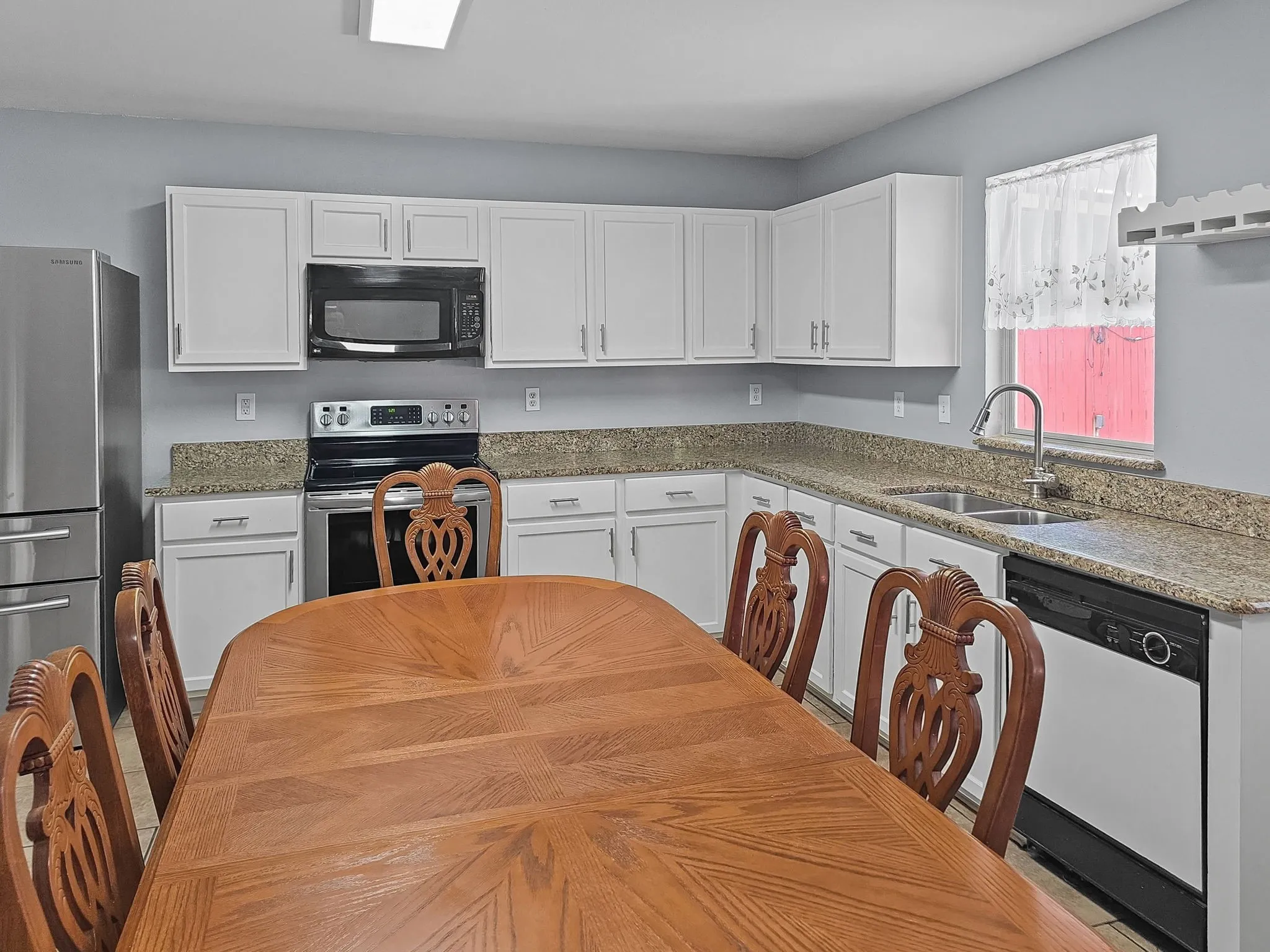 Single Family Residence For Rent in Collin County , 4602 Green Meadow Drive, Mc Kinney, Texas 75070, 4 Bedroom, 3 Bathroom, 2 Garage spaces, 2,703 Sqft, built in 1999, mls#21386537, Real Estate Agent in Mc Kinney, Homes For Rent in Collin county, Homes For Rent in Mc Kinney, Realtor in Mc Kinney Texas, Real Estate Brokerage Independent Realty Texas, Luminita Cordes Realtor