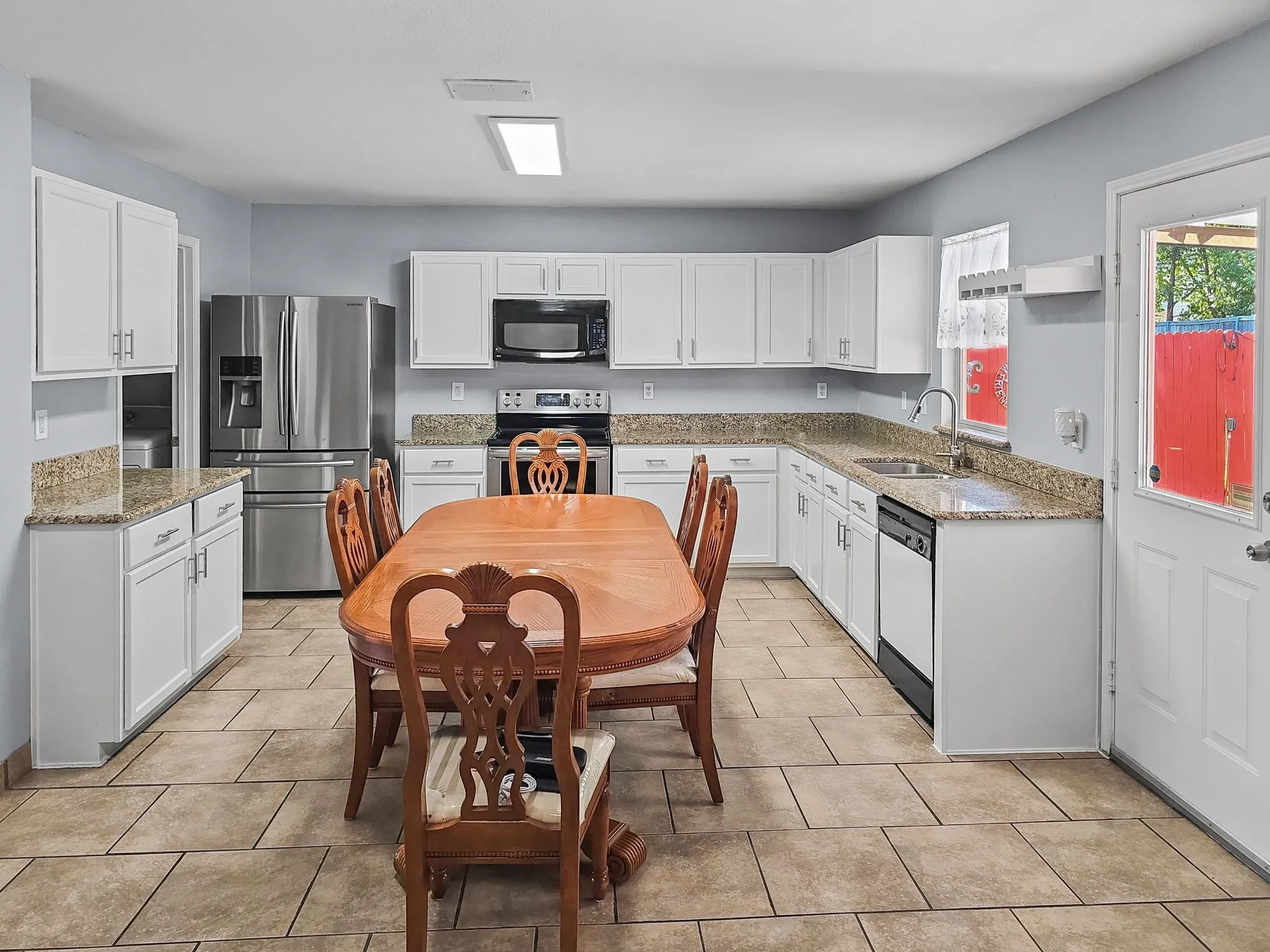 Single Family Residence For Rent in Collin County , 4602 Green Meadow Drive, Mc Kinney, Texas 75070, 4 Bedroom, 3 Bathroom, 2 Garage spaces, 2,703 Sqft, built in 1999, mls#21386537, Real Estate Agent in Mc Kinney, Homes For Rent in Collin county, Homes For Rent in Mc Kinney, Realtor in Mc Kinney Texas, Real Estate Brokerage Independent Realty Texas, Luminita Cordes Realtor