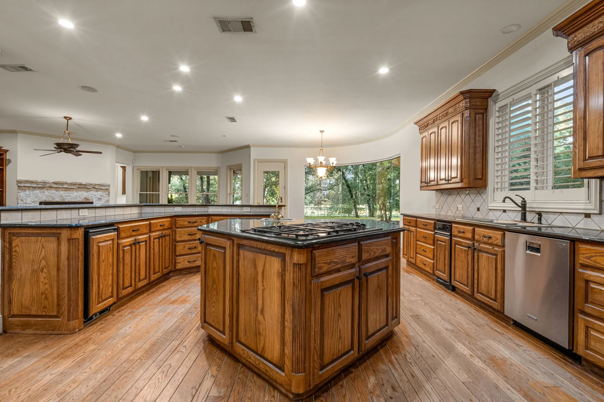 Single Family Residence For Sale in Tarrant County , 32 Wyck Hill Lane, Westlake, Texas 76262, 5 Bedroom, 7 Bathroom, 4 Garage spaces, 6,833 Sqft, built in 1998, mls#21389209, Real Estate Agent in Westlake, Homes For Sale in Tarrant county, Homes For Sale in Westlake, Realtor in Westlake Texas, Real Estate Brokerage Independent Realty Texas, Luminita Cordes Realtor