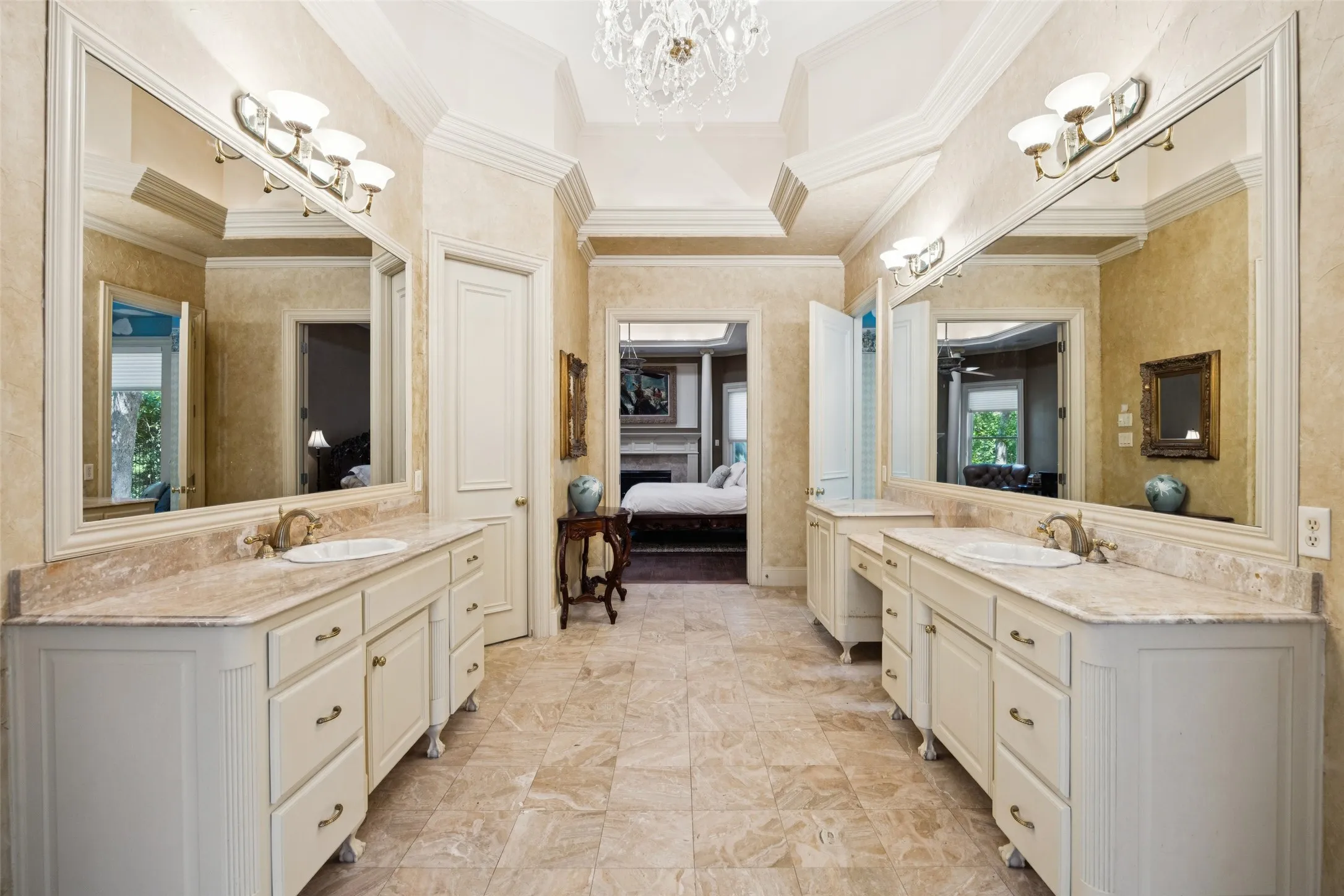Single Family Residence For Sale in Tarrant County , 32 Wyck Hill Lane, Westlake, Texas 76262, 5 Bedroom, 7 Bathroom, 4 Garage spaces, 6,833 Sqft, built in 1998, mls#21389209, Real Estate Agent in Westlake, Homes For Sale in Tarrant county, Homes For Sale in Westlake, Realtor in Westlake Texas, Real Estate Brokerage Independent Realty Texas, Luminita Cordes Realtor