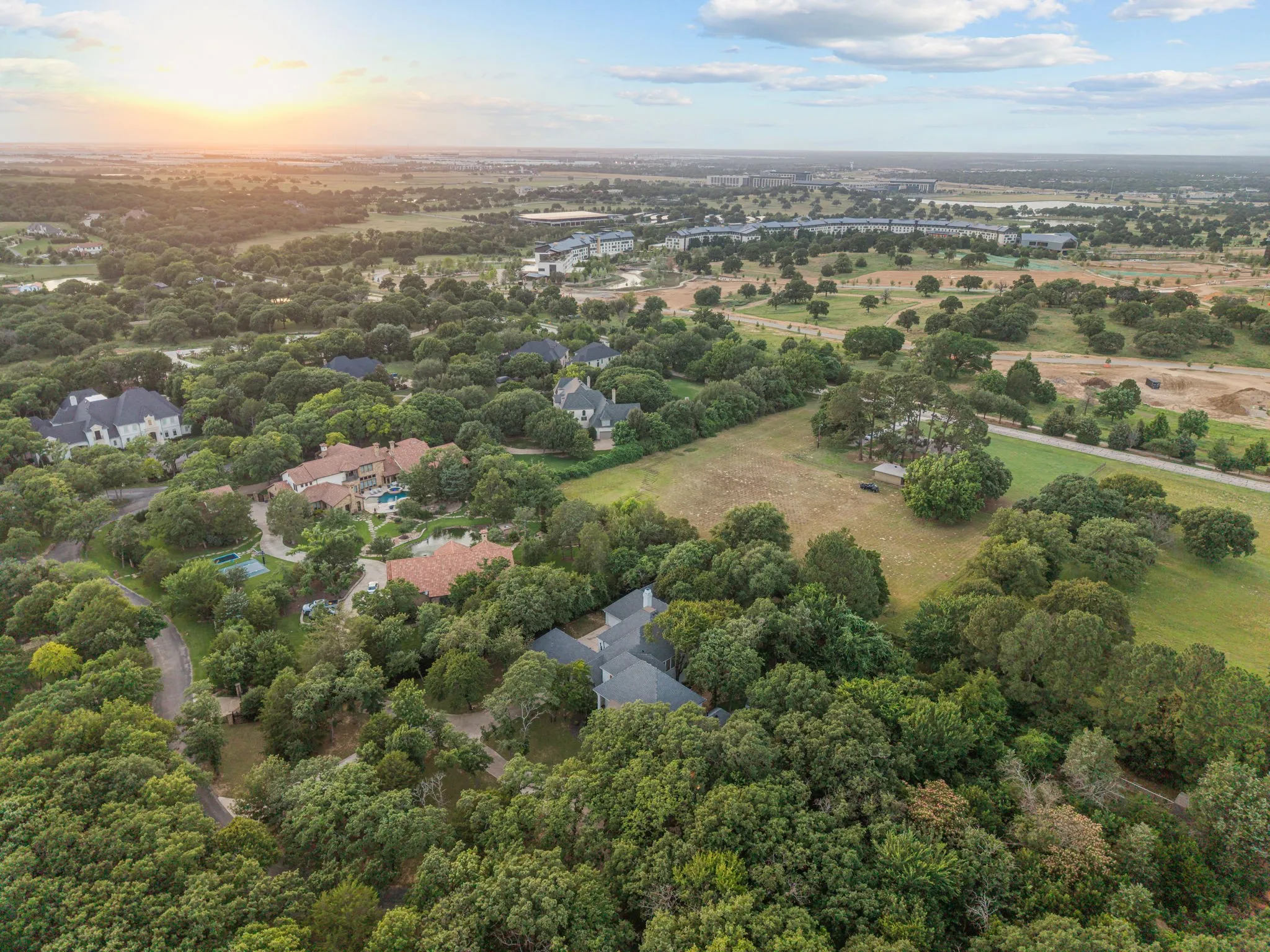 Single Family Residence For Sale in Tarrant County , 32 Wyck Hill Lane, Westlake, Texas 76262, 5 Bedroom, 7 Bathroom, 4 Garage spaces, 6,833 Sqft, built in 1998, mls#21389209, Real Estate Agent in Westlake, Homes For Sale in Tarrant county, Homes For Sale in Westlake, Realtor in Westlake Texas, Real Estate Brokerage Independent Realty Texas, Luminita Cordes Realtor