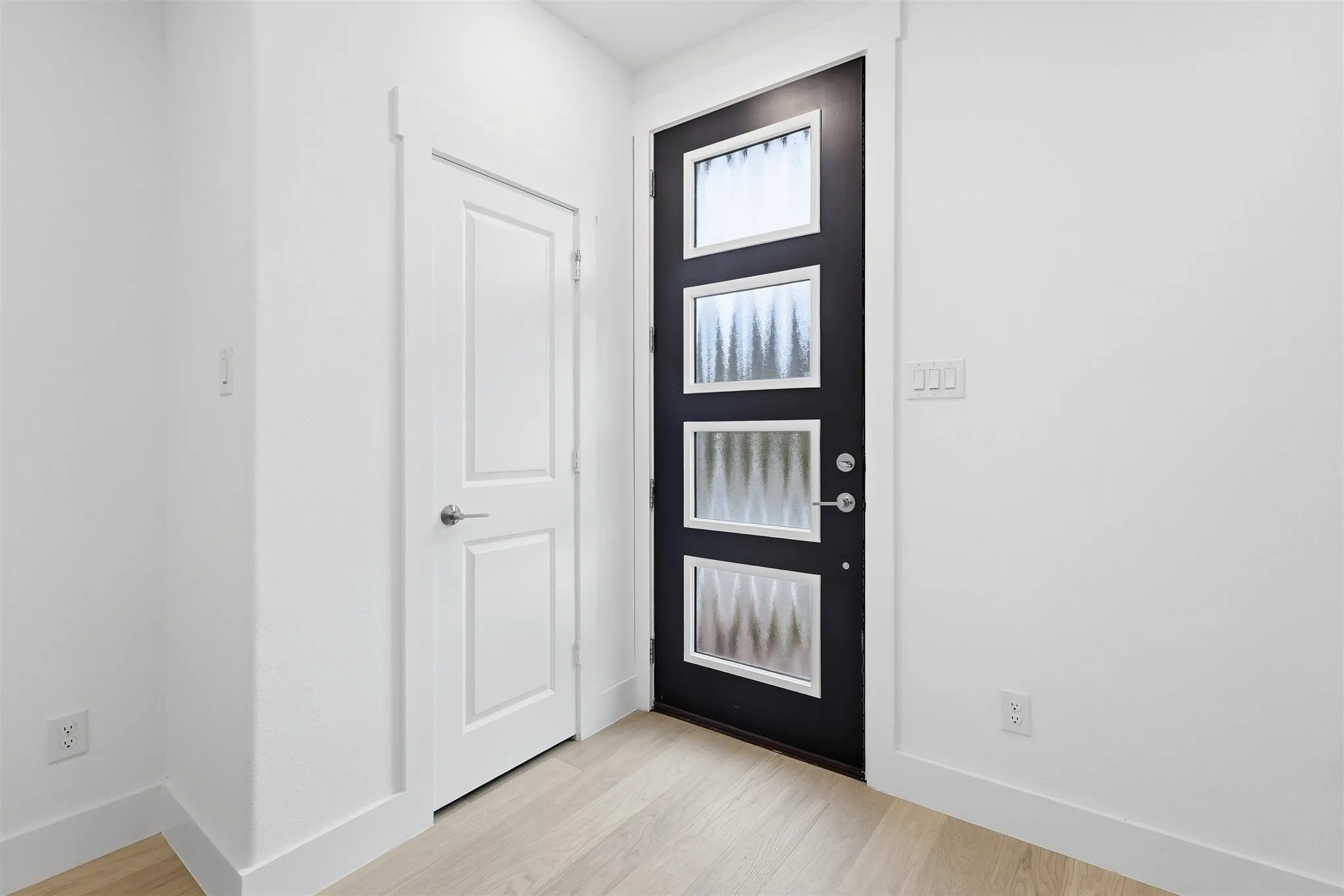 Townhouse For Sale in Tarrant County , 4734 Smokey Quartz Lane, Arlington, Texas 76005, 3 Bedroom, 3 Bathroom, 2 Garage spaces, 1,688 Sqft, built in 2024, mls#21389224, Real Estate Agent in Arlington, Homes For Sale in Tarrant county, Homes For Sale in Arlington, Realtor in Arlington Texas, Real Estate Brokerage Independent Realty Texas, Luminita Cordes Realtor