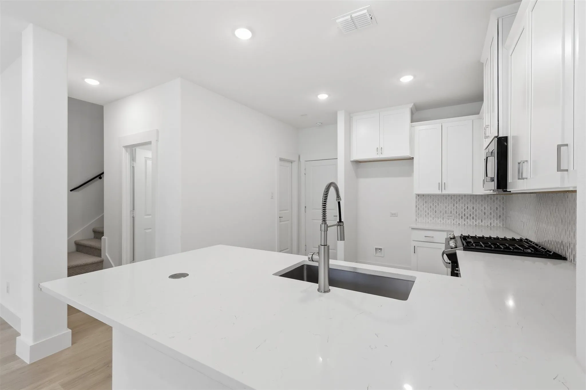 Townhouse For Sale in Tarrant County , 4734 Smokey Quartz Lane, Arlington, Texas 76005, 3 Bedroom, 3 Bathroom, 2 Garage spaces, 1,688 Sqft, built in 2024, mls#21389224, Real Estate Agent in Arlington, Homes For Sale in Tarrant county, Homes For Sale in Arlington, Realtor in Arlington Texas, Real Estate Brokerage Independent Realty Texas, Luminita Cordes Realtor