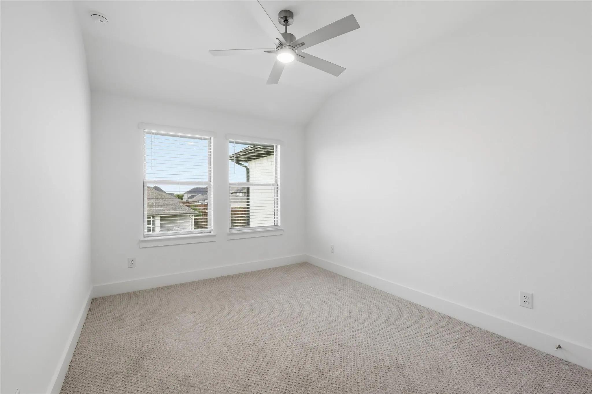 Townhouse For Sale in Tarrant County , 4734 Smokey Quartz Lane, Arlington, Texas 76005, 3 Bedroom, 3 Bathroom, 2 Garage spaces, 1,688 Sqft, built in 2024, mls#21389224, Real Estate Agent in Arlington, Homes For Sale in Tarrant county, Homes For Sale in Arlington, Realtor in Arlington Texas, Real Estate Brokerage Independent Realty Texas, Luminita Cordes Realtor