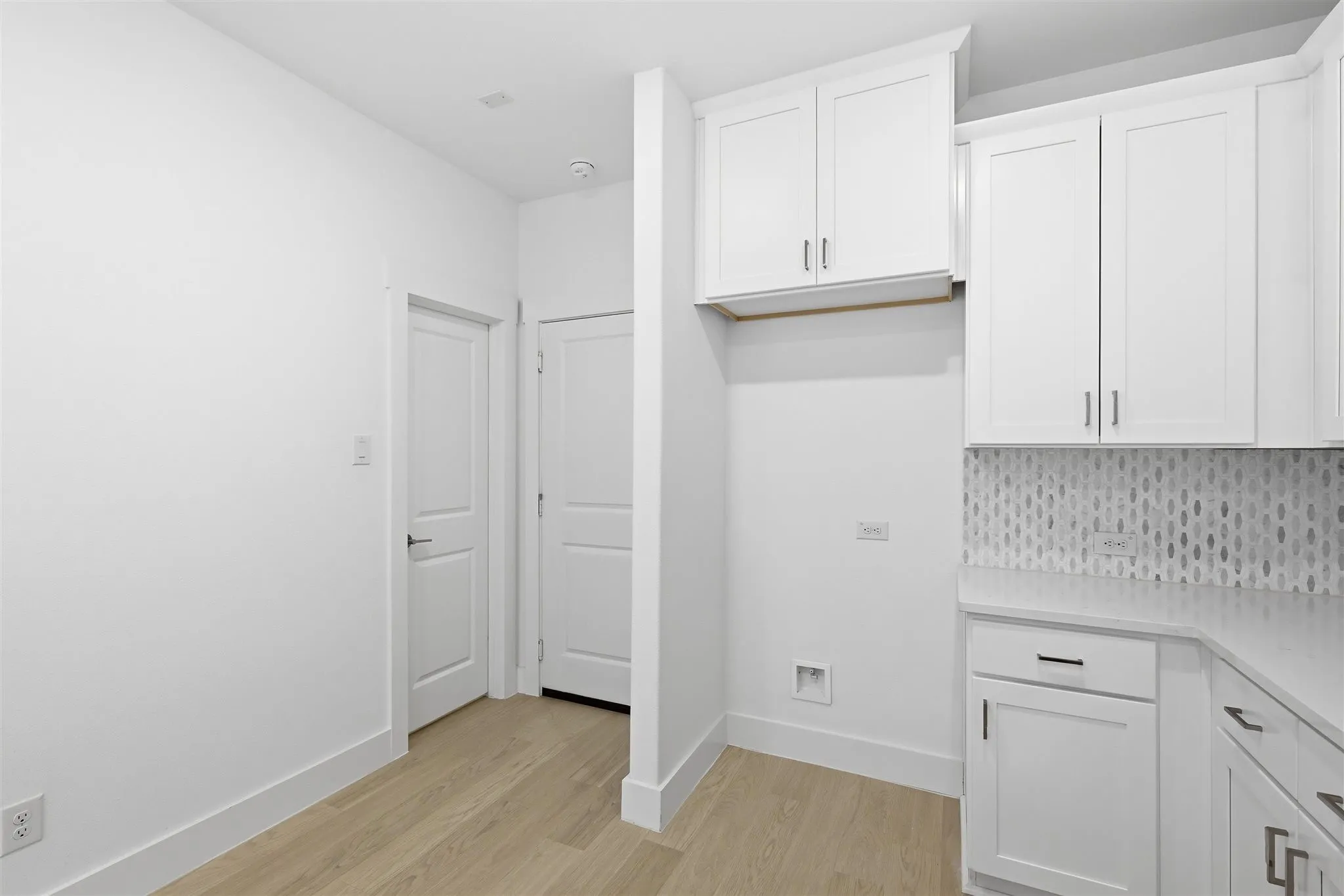 Townhouse For Sale in Tarrant County , 4734 Smokey Quartz Lane, Arlington, Texas 76005, 3 Bedroom, 3 Bathroom, 2 Garage spaces, 1,688 Sqft, built in 2024, mls#21389224, Real Estate Agent in Arlington, Homes For Sale in Tarrant county, Homes For Sale in Arlington, Realtor in Arlington Texas, Real Estate Brokerage Independent Realty Texas, Luminita Cordes Realtor