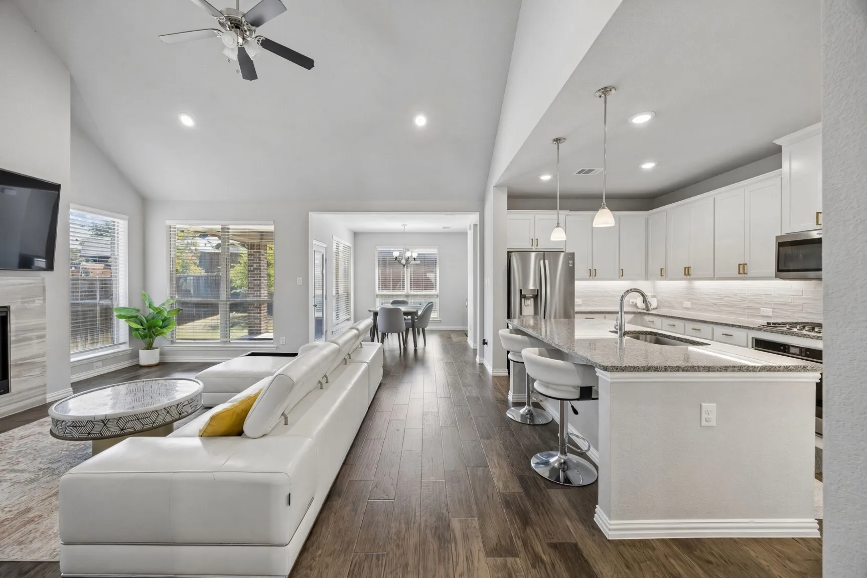 Single Family Residence For Sale in Denton County , 1421 Buttonbush Circle, Northlake, Texas 76226, 4 Bedroom, 3 Bathroom, 2 Garage spaces, 2,397 Sqft, built in 2020, mls#21387760, Real Estate Agent in Northlake, Homes For Sale in Denton county, Homes For Sale in Northlake, Realtor in Northlake Texas, Real Estate Brokerage Independent Realty Texas, Luminita Cordes Realtor