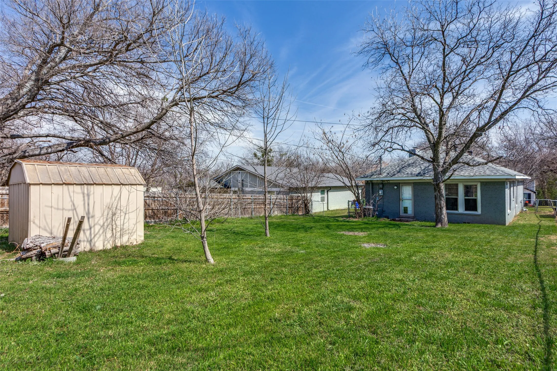 Single Family Residence For Rent in Tarrant County , 826 Mirike Drive, White Settlement, Texas 76108, 2 Bedroom, 1 Bathroom, Garage spaces, 1,091 Sqft, built in 1982, mls#21387359, Real Estate Agent in White Settlement, Homes For Rent in Tarrant county, Homes For Rent in White Settlement, Realtor in White Settlement Texas, Real Estate Brokerage Independent Realty Texas, Luminita Cordes Realtor