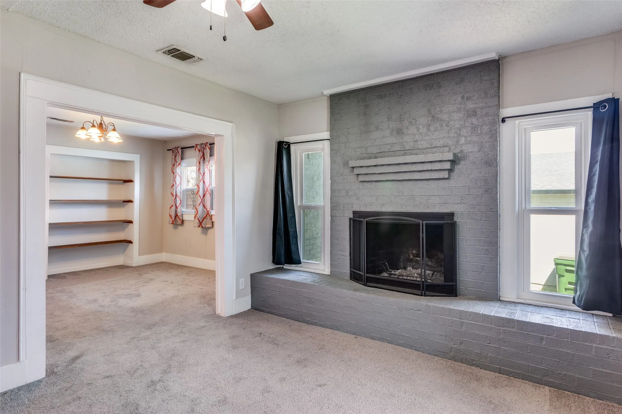 Single Family Residence For Rent in Tarrant County , 826 Mirike Drive, White Settlement, Texas 76108, 2 Bedroom, 1 Bathroom, Garage spaces, 1,091 Sqft, built in 1982, mls#21387359, Real Estate Agent in White Settlement, Homes For Rent in Tarrant county, Homes For Rent in White Settlement, Realtor in White Settlement Texas, Real Estate Brokerage Independent Realty Texas, Luminita Cordes Realtor