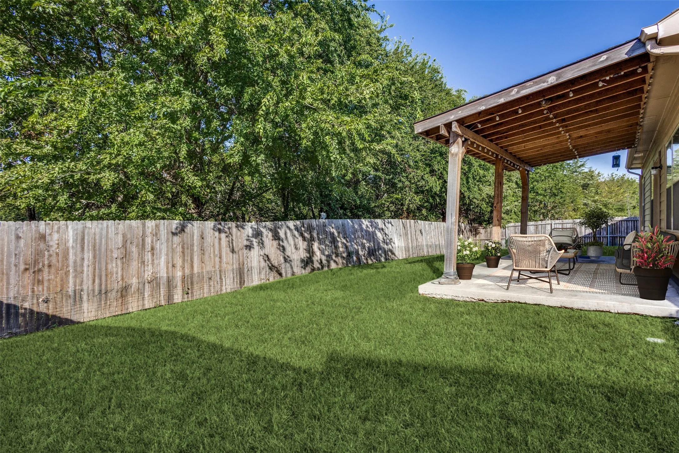 Single Family Residence For Sale in Collin County , 1201 Jasper Crossing, Princeton, Texas 75407, 5 Bedroom, 4 Bathroom, 2 Garage spaces, 2,338 Sqft, built in 2017, mls#21386801, Real Estate Agent in Princeton, Homes For Sale in Collin county, Homes For Sale in Princeton, Realtor in Princeton Texas, Real Estate Brokerage Independent Realty Texas, Luminita Cordes Realtor