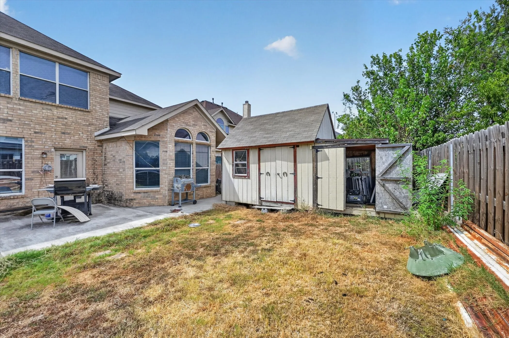 Single Family Residence For Sale in Tarrant County , 412 Roundrock Lane, Fort Worth, Texas 76140, 6 Bedroom, 4 Bathroom, 2 Garage spaces, 3,609 Sqft, built in 2007, mls#21388821, Real Estate Agent in Fort Worth, Homes For Sale in Tarrant county, Homes For Sale in Fort Worth, Realtor in Fort Worth Texas, Real Estate Brokerage Independent Realty Texas, Luminita Cordes Realtor