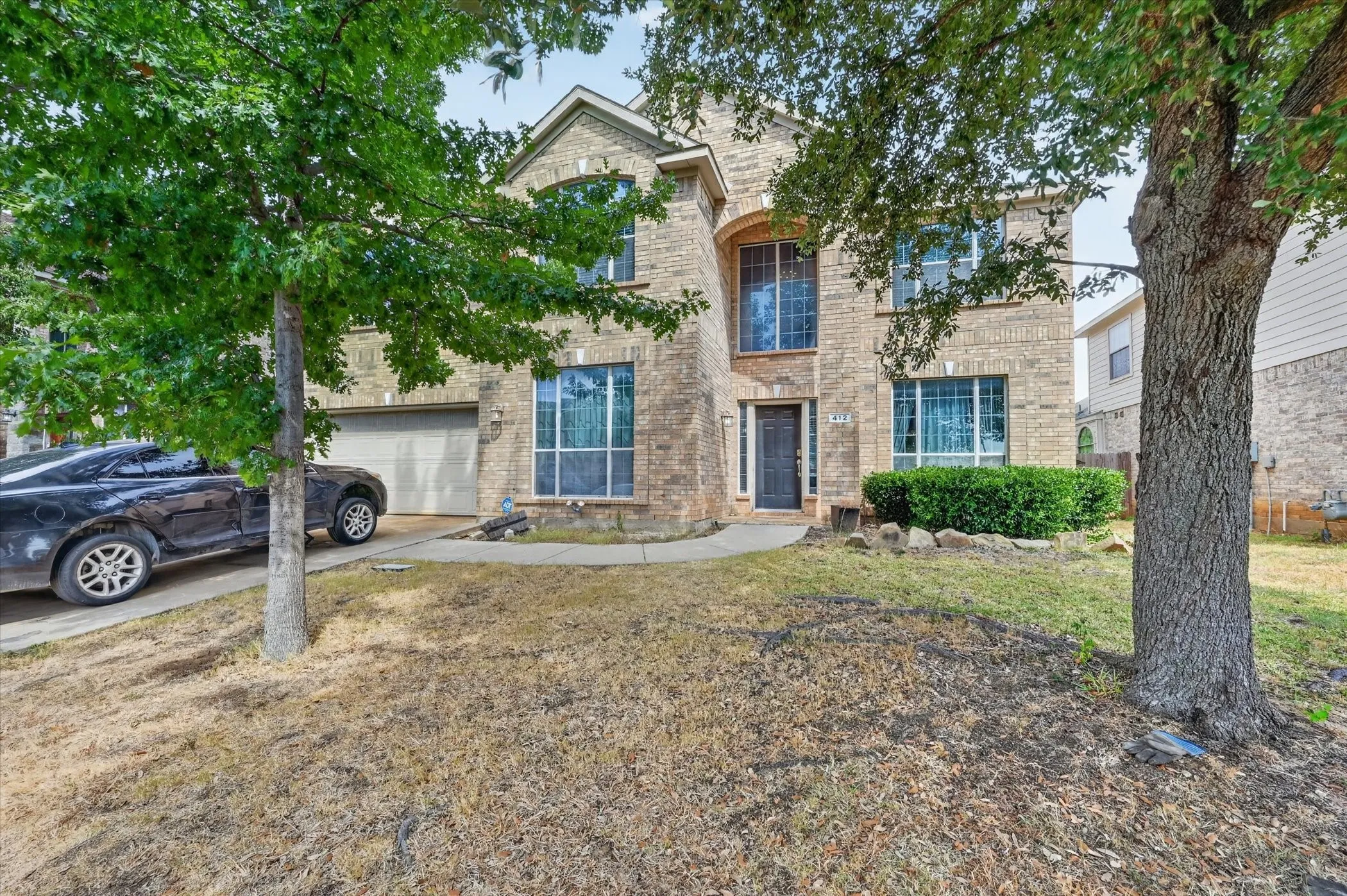 Single Family Residence For Sale in Tarrant County , 412 Roundrock Lane, Fort Worth, Texas 76140, 6 Bedroom, 4 Bathroom, 2 Garage spaces, 3,609 Sqft, built in 2007, mls#21388821, Real Estate Agent in Fort Worth, Homes For Sale in Tarrant county, Homes For Sale in Fort Worth, Realtor in Fort Worth Texas, Real Estate Brokerage Independent Realty Texas, Luminita Cordes Realtor
