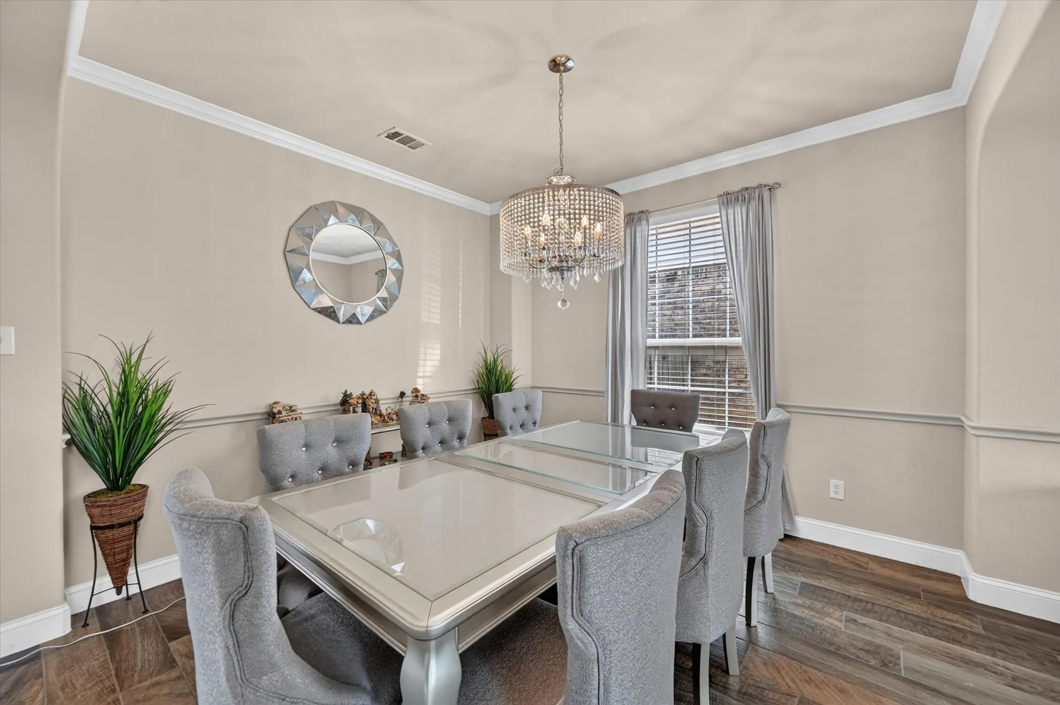 Single Family Residence For Sale in Tarrant County , 412 Roundrock Lane, Fort Worth, Texas 76140, 6 Bedroom, 4 Bathroom, 2 Garage spaces, 3,609 Sqft, built in 2007, mls#21388821, Real Estate Agent in Fort Worth, Homes For Sale in Tarrant county, Homes For Sale in Fort Worth, Realtor in Fort Worth Texas, Real Estate Brokerage Independent Realty Texas, Luminita Cordes Realtor