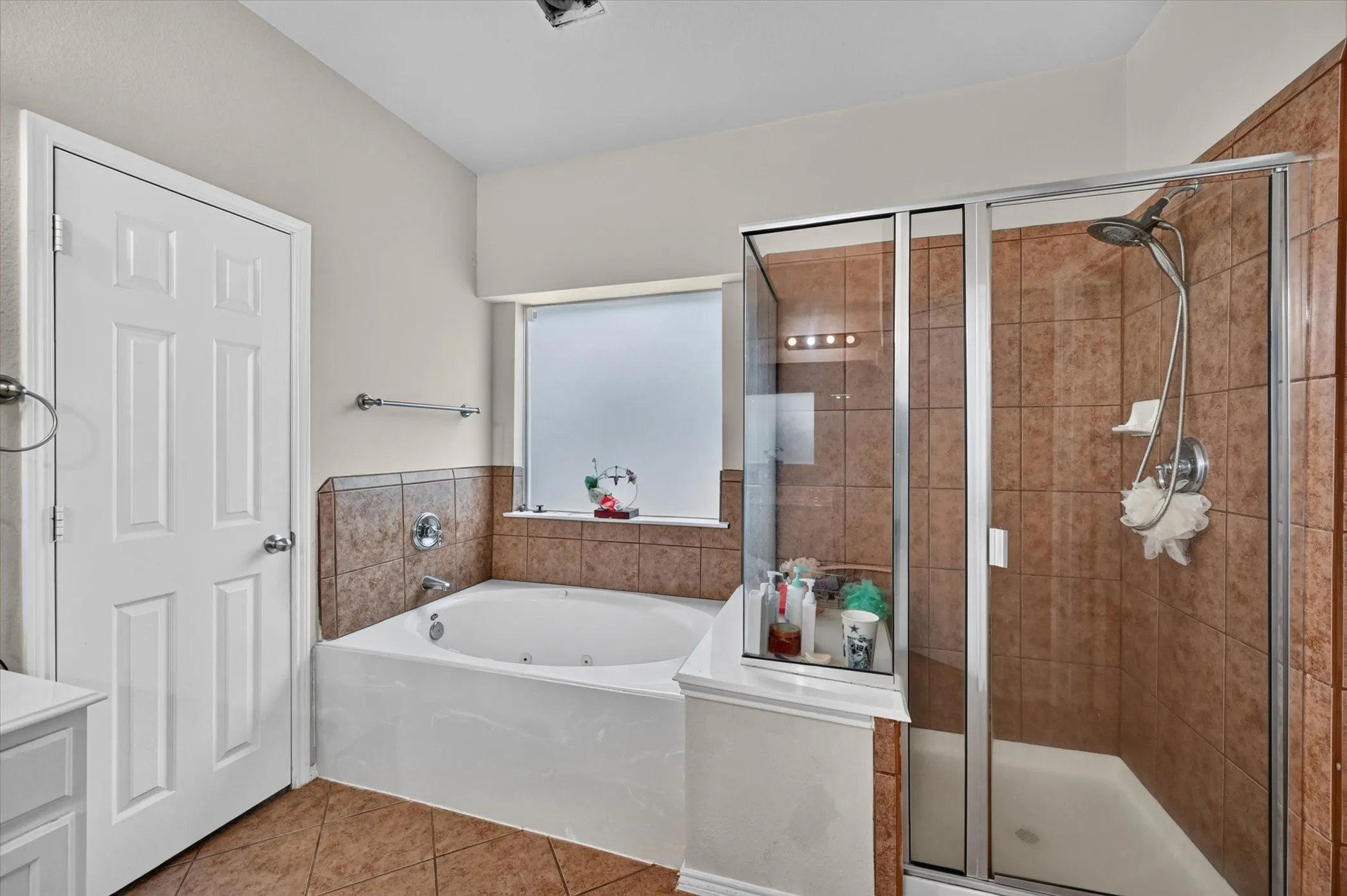 Single Family Residence For Sale in Tarrant County , 412 Roundrock Lane, Fort Worth, Texas 76140, 6 Bedroom, 4 Bathroom, 2 Garage spaces, 3,609 Sqft, built in 2007, mls#21388821, Real Estate Agent in Fort Worth, Homes For Sale in Tarrant county, Homes For Sale in Fort Worth, Realtor in Fort Worth Texas, Real Estate Brokerage Independent Realty Texas, Luminita Cordes Realtor