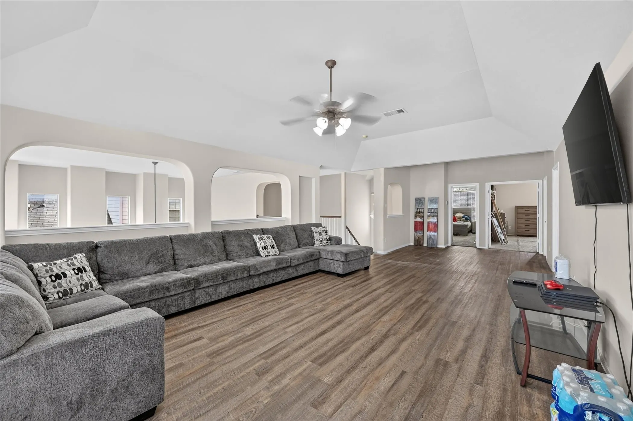 Single Family Residence For Sale in Tarrant County , 412 Roundrock Lane, Fort Worth, Texas 76140, 6 Bedroom, 4 Bathroom, 2 Garage spaces, 3,609 Sqft, built in 2007, mls#21388821, Real Estate Agent in Fort Worth, Homes For Sale in Tarrant county, Homes For Sale in Fort Worth, Realtor in Fort Worth Texas, Real Estate Brokerage Independent Realty Texas, Luminita Cordes Realtor