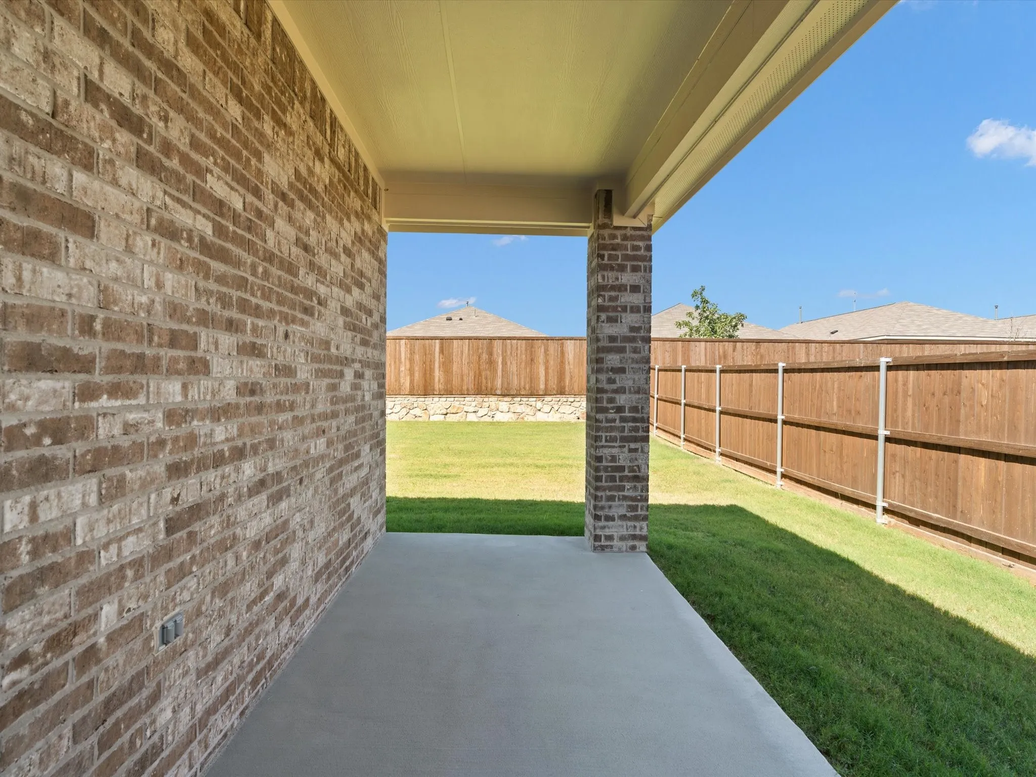 Single Family Residence For Rent in Denton County , 3017 Kaufman Court, Little Elm, Texas 75068, 4 Bedroom, 2 Bathroom, 2 Garage spaces, 1,996 Sqft, built in 2024, mls#21382968, Real Estate Agent in Little Elm, Homes For Rent in Denton county, Homes For Rent in Little Elm, Realtor in Little Elm Texas, Real Estate Brokerage Independent Realty Texas, Luminita Cordes Realtor