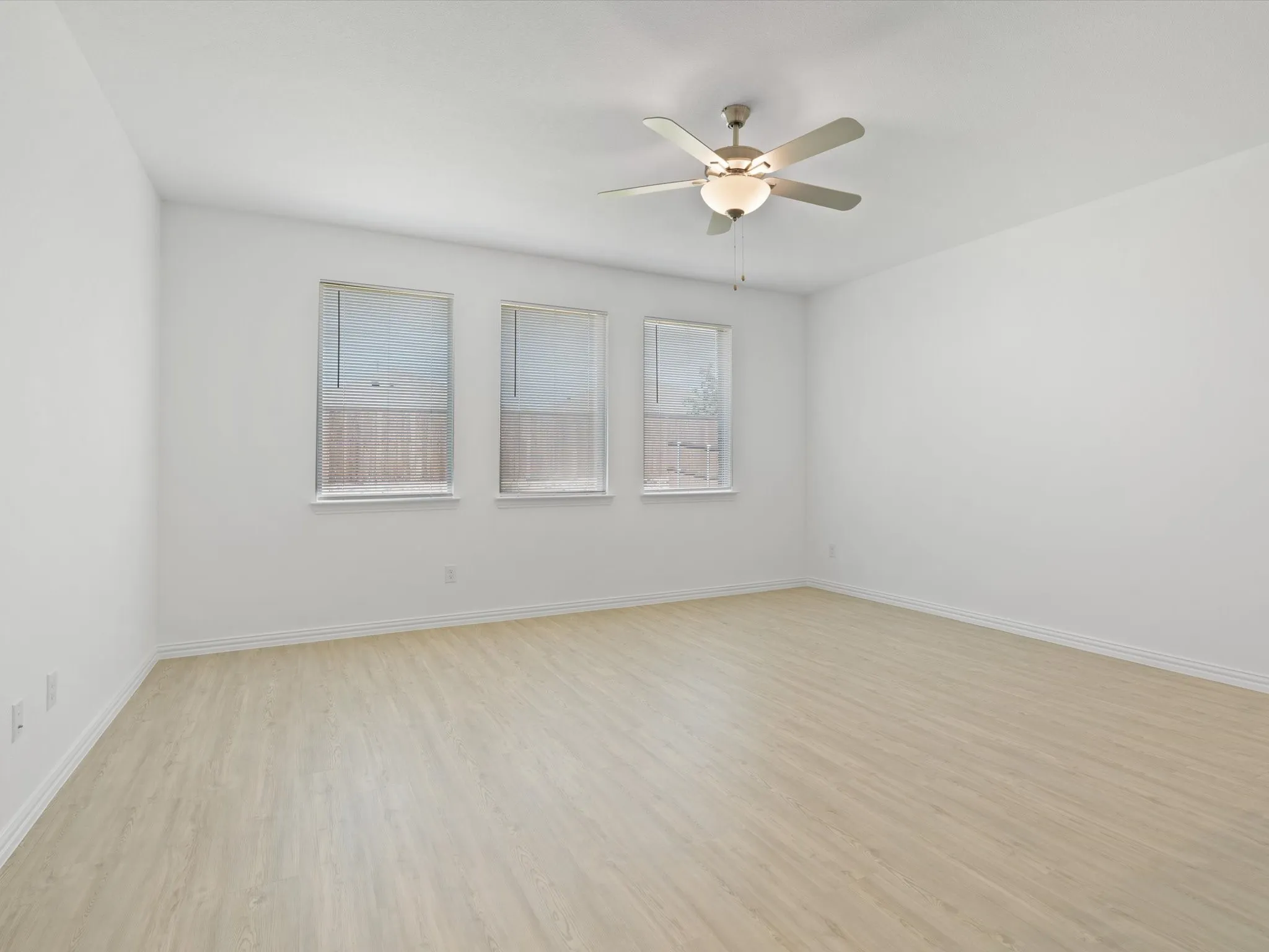 Single Family Residence For Rent in Denton County , 3017 Kaufman Court, Little Elm, Texas 75068, 4 Bedroom, 2 Bathroom, 2 Garage spaces, 1,996 Sqft, built in 2024, mls#21382968, Real Estate Agent in Little Elm, Homes For Rent in Denton county, Homes For Rent in Little Elm, Realtor in Little Elm Texas, Real Estate Brokerage Independent Realty Texas, Luminita Cordes Realtor