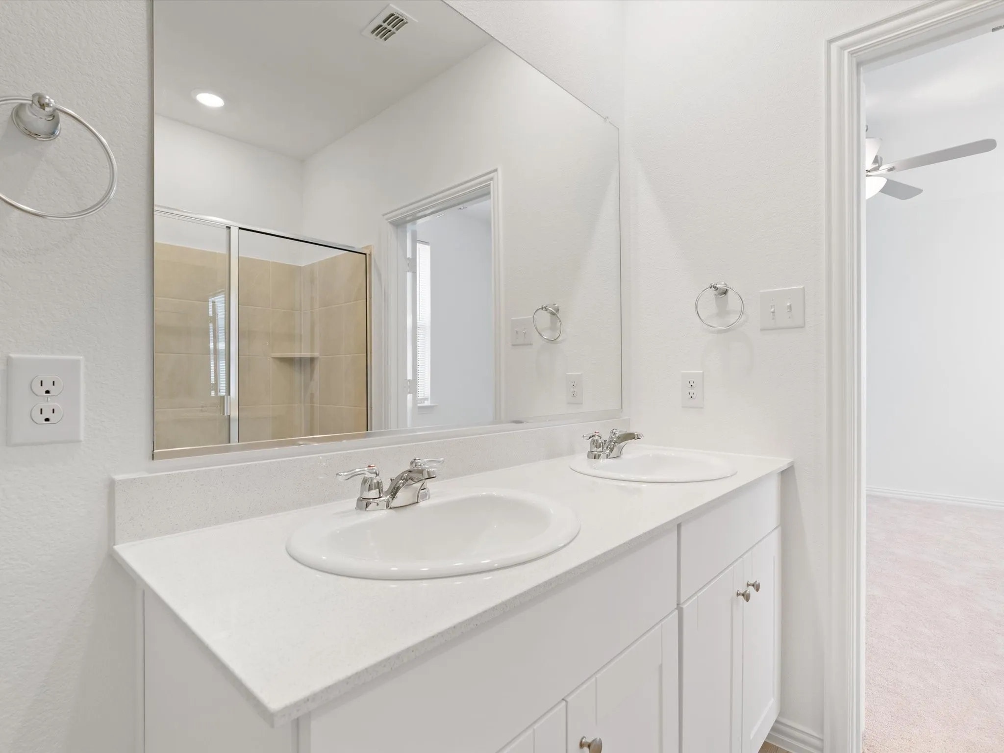 Single Family Residence For Rent in Denton County , 3017 Kaufman Court, Little Elm, Texas 75068, 4 Bedroom, 2 Bathroom, 2 Garage spaces, 1,996 Sqft, built in 2024, mls#21382968, Real Estate Agent in Little Elm, Homes For Rent in Denton county, Homes For Rent in Little Elm, Realtor in Little Elm Texas, Real Estate Brokerage Independent Realty Texas, Luminita Cordes Realtor
