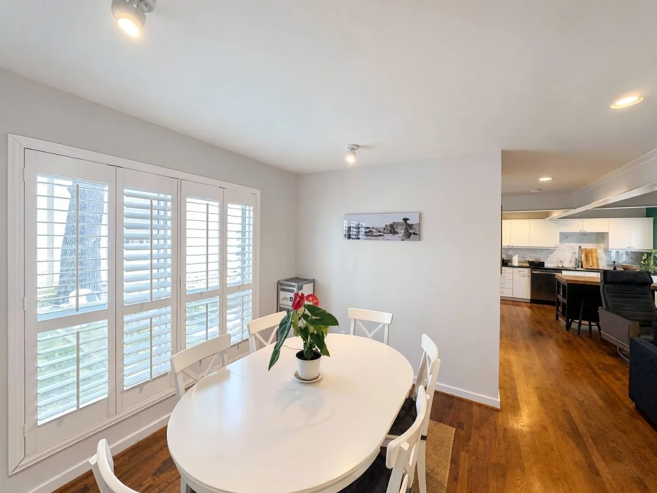 Condominium For Rent in Dallas County , 4122 Travis Street 9, Dallas, Texas 75204, 2 Bedroom, 2 Bathroom, Garage spaces, 1,338 Sqft, built in 1997, mls#21389233, Real Estate Agent in Dallas, Homes For Rent in Dallas county, Homes For Rent in Dallas, Realtor in Dallas Texas, Real Estate Brokerage Independent Realty Texas, Luminita Cordes Realtor