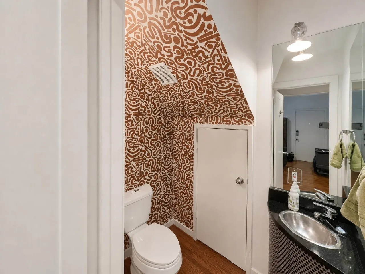 Condominium For Rent in Dallas County , 4122 Travis Street 9, Dallas, Texas 75204, 2 Bedroom, 2 Bathroom, Garage spaces, 1,338 Sqft, built in 1997, mls#21389233, Real Estate Agent in Dallas, Homes For Rent in Dallas county, Homes For Rent in Dallas, Realtor in Dallas Texas, Real Estate Brokerage Independent Realty Texas, Luminita Cordes Realtor