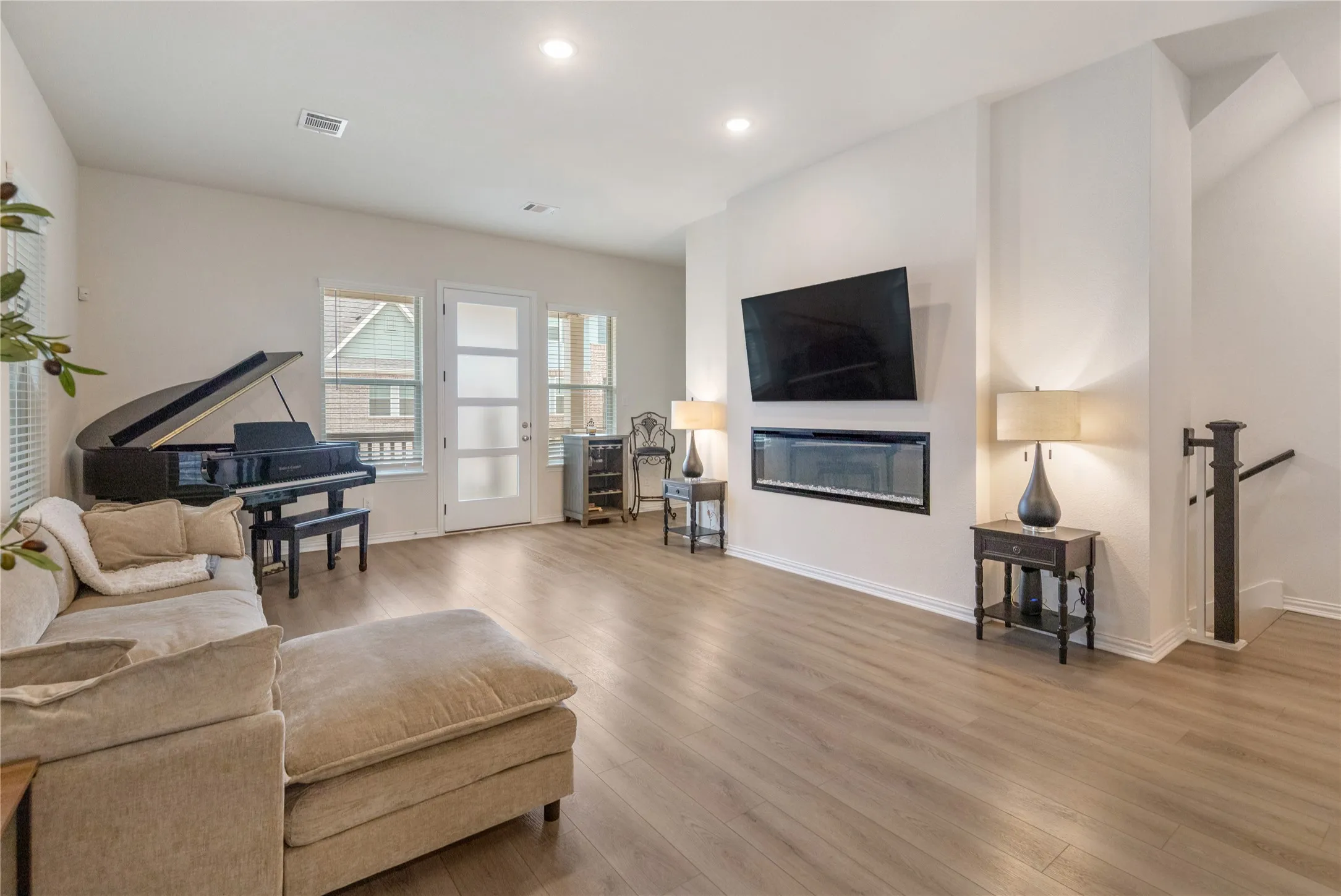 Single Family Residence For Sale in Tarrant County , 4533 Ward Street, North Richland Hills, Texas 76180, 4 Bedroom, 4 Bathroom, 2 Garage spaces, 2,228 Sqft, built in 2023, mls#21381296, Real Estate Agent in North Richland Hills, Homes For Sale in Tarrant county, Homes For Sale in North Richland Hills, Realtor in North Richland Hills Texas, Real Estate Brokerage Independent Realty Texas, Luminita Cordes Realtor