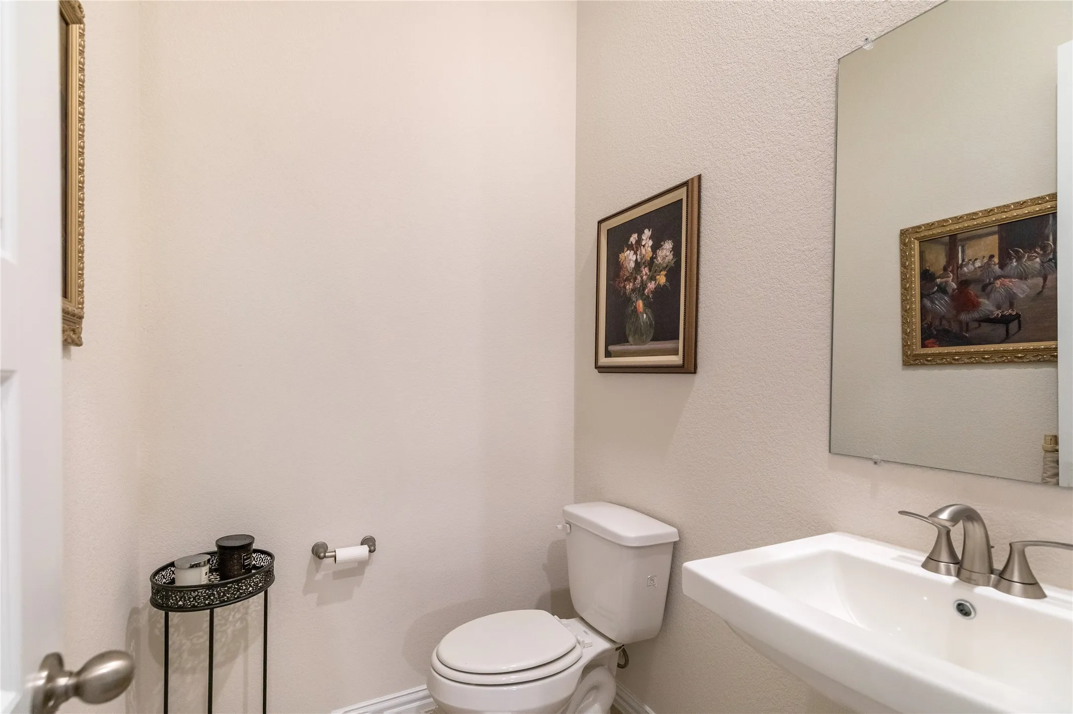 Half bath on Level 2