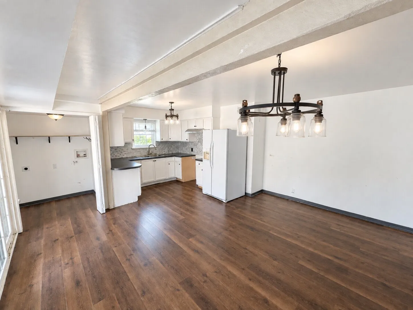 Single Family Residence For Sale in Bell County , 1909 S 53rd Street, Temple, Texas 76504, 3 Bedroom, 2 Bathroom, Garage spaces, 1,255 Sqft, built in 1956, mls#21388181, Real Estate Agent in Temple, Homes For Sale in Bell county, Homes For Sale in Temple, Realtor in Temple Texas, Real Estate Brokerage Independent Realty Texas, Luminita Cordes Realtor