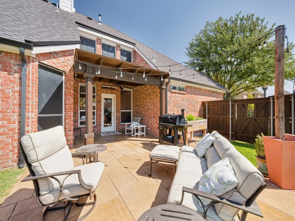 Single Family Residence For Sale in Denton County , 11003 Saguaro Street, Frisco, Texas 75033, 3 Bedroom, 3 Bathroom, 2 Garage spaces, 2,557 Sqft, built in 2003, mls#21387689, Real Estate Agent in Frisco, Homes For Sale in Denton county, Homes For Sale in Frisco, Realtor in Frisco Texas, Real Estate Brokerage Independent Realty Texas, Luminita Cordes Realtor