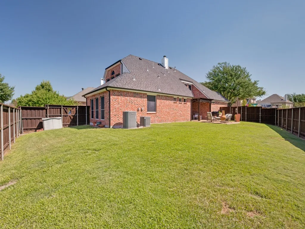 Single Family Residence For Sale in Denton County , 11003 Saguaro Street, Frisco, Texas 75033, 3 Bedroom, 3 Bathroom, 2 Garage spaces, 2,557 Sqft, built in 2003, mls#21387689, Real Estate Agent in Frisco, Homes For Sale in Denton county, Homes For Sale in Frisco, Realtor in Frisco Texas, Real Estate Brokerage Independent Realty Texas, Luminita Cordes Realtor