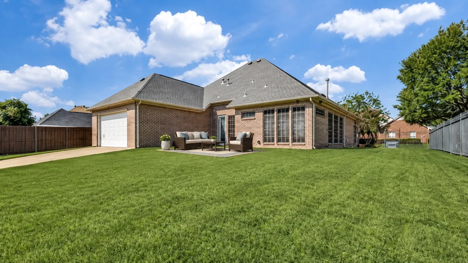 Single Family Residence For Rent in Dallas County , 1316 Leisure Lane, De Soto, Texas 75115, 3 Bedroom, 3 Bathroom, 2 Garage spaces, 2,217 Sqft, built in 2001, mls#21389236, Real Estate Agent in De Soto, Homes For Rent in Dallas county, Homes For Rent in De Soto, Realtor in De Soto Texas, Real Estate Brokerage Independent Realty Texas, Luminita Cordes Realtor