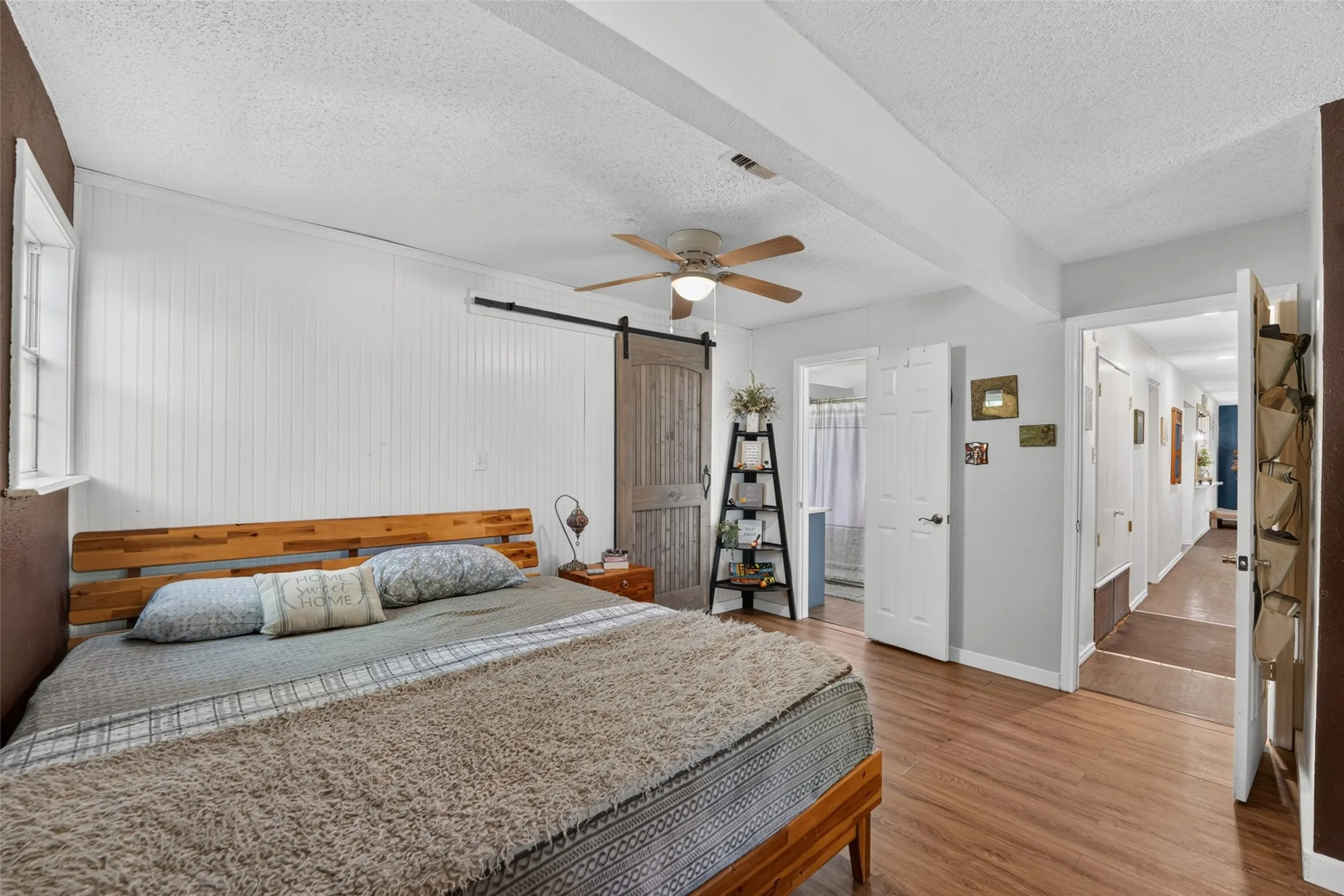 Single Family Residence For Sale in Hunt County , 108 Meyers Avenue, Quinlan, Texas 75474, 4 Bedroom, 2 Bathroom, 3 Garage spaces, 2,208 Sqft, built in 1983, mls#21378666, Real Estate Agent in Quinlan, Homes For Sale in Hunt county, Homes For Sale in Quinlan, Realtor in Quinlan Texas, Real Estate Brokerage Independent Realty Texas, Luminita Cordes Realtor
