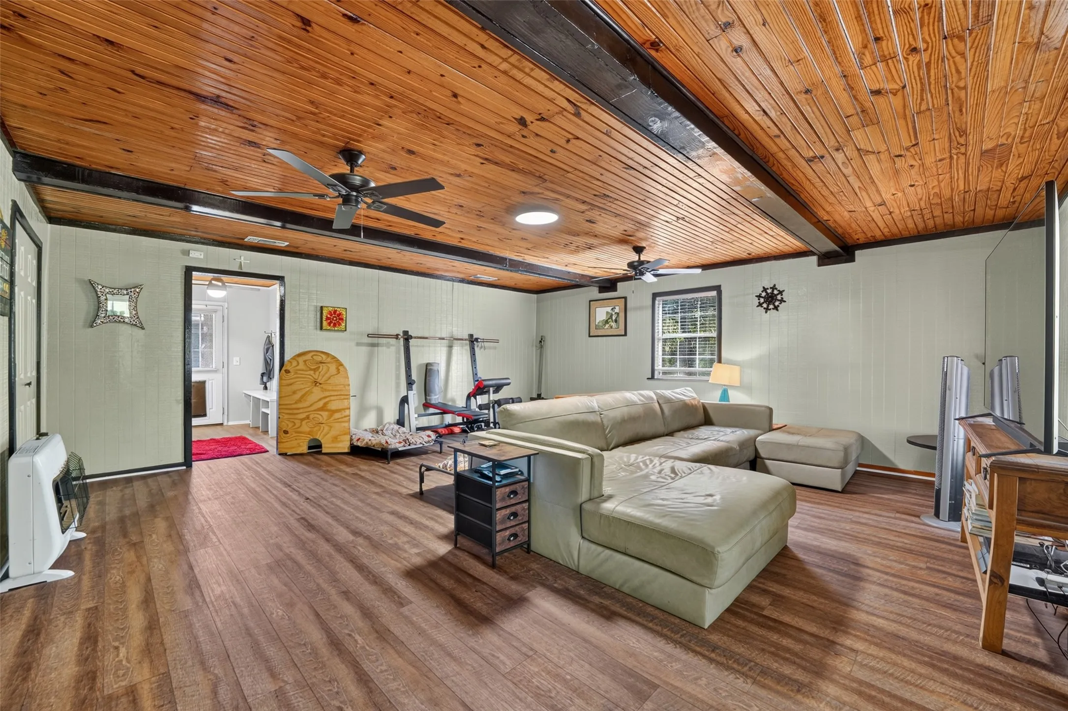 Single Family Residence For Sale in Hunt County , 108 Meyers Avenue, Quinlan, Texas 75474, 4 Bedroom, 2 Bathroom, 3 Garage spaces, 2,208 Sqft, built in 1983, mls#21378666, Real Estate Agent in Quinlan, Homes For Sale in Hunt county, Homes For Sale in Quinlan, Realtor in Quinlan Texas, Real Estate Brokerage Independent Realty Texas, Luminita Cordes Realtor