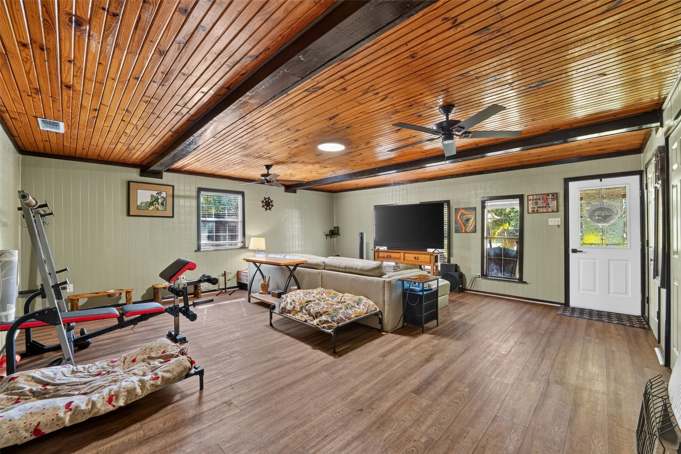 Single Family Residence For Sale in Hunt County , 108 Meyers Avenue, Quinlan, Texas 75474, 4 Bedroom, 2 Bathroom, 3 Garage spaces, 2,208 Sqft, built in 1983, mls#21378666, Real Estate Agent in Quinlan, Homes For Sale in Hunt county, Homes For Sale in Quinlan, Realtor in Quinlan Texas, Real Estate Brokerage Independent Realty Texas, Luminita Cordes Realtor