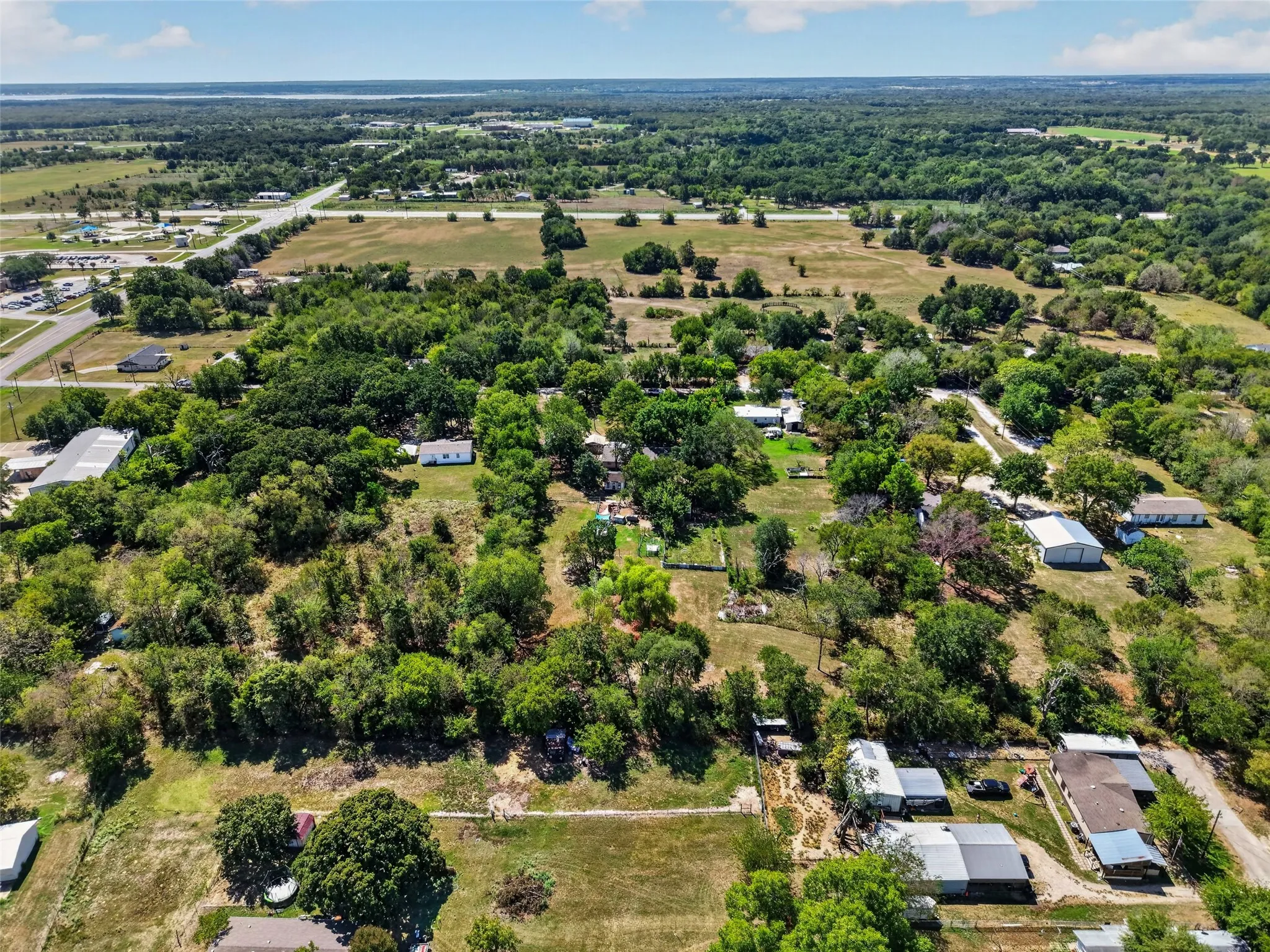 Single Family Residence For Sale in Hunt County , 108 Meyers Avenue, Quinlan, Texas 75474, 4 Bedroom, 2 Bathroom, 3 Garage spaces, 2,208 Sqft, built in 1983, mls#21378666, Real Estate Agent in Quinlan, Homes For Sale in Hunt county, Homes For Sale in Quinlan, Realtor in Quinlan Texas, Real Estate Brokerage Independent Realty Texas, Luminita Cordes Realtor