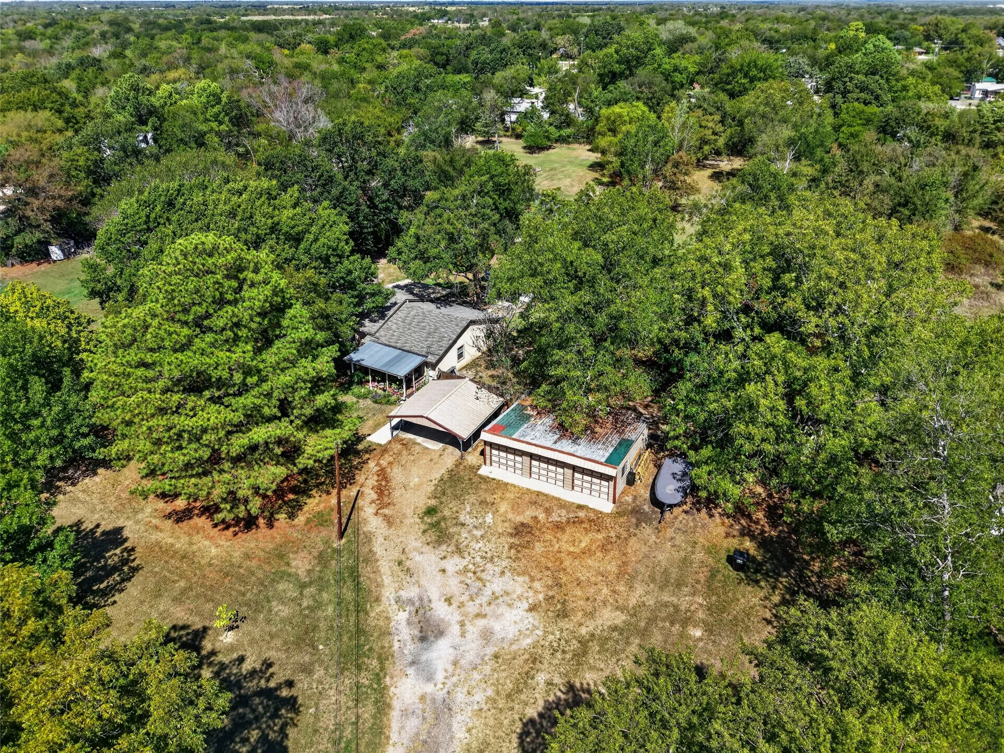 Single Family Residence For Sale in Hunt County , 108 Meyers Avenue, Quinlan, Texas 75474, 4 Bedroom, 2 Bathroom, 3 Garage spaces, 2,208 Sqft, built in 1983, mls#21378666, Real Estate Agent in Quinlan, Homes For Sale in Hunt county, Homes For Sale in Quinlan, Realtor in Quinlan Texas, Real Estate Brokerage Independent Realty Texas, Luminita Cordes Realtor